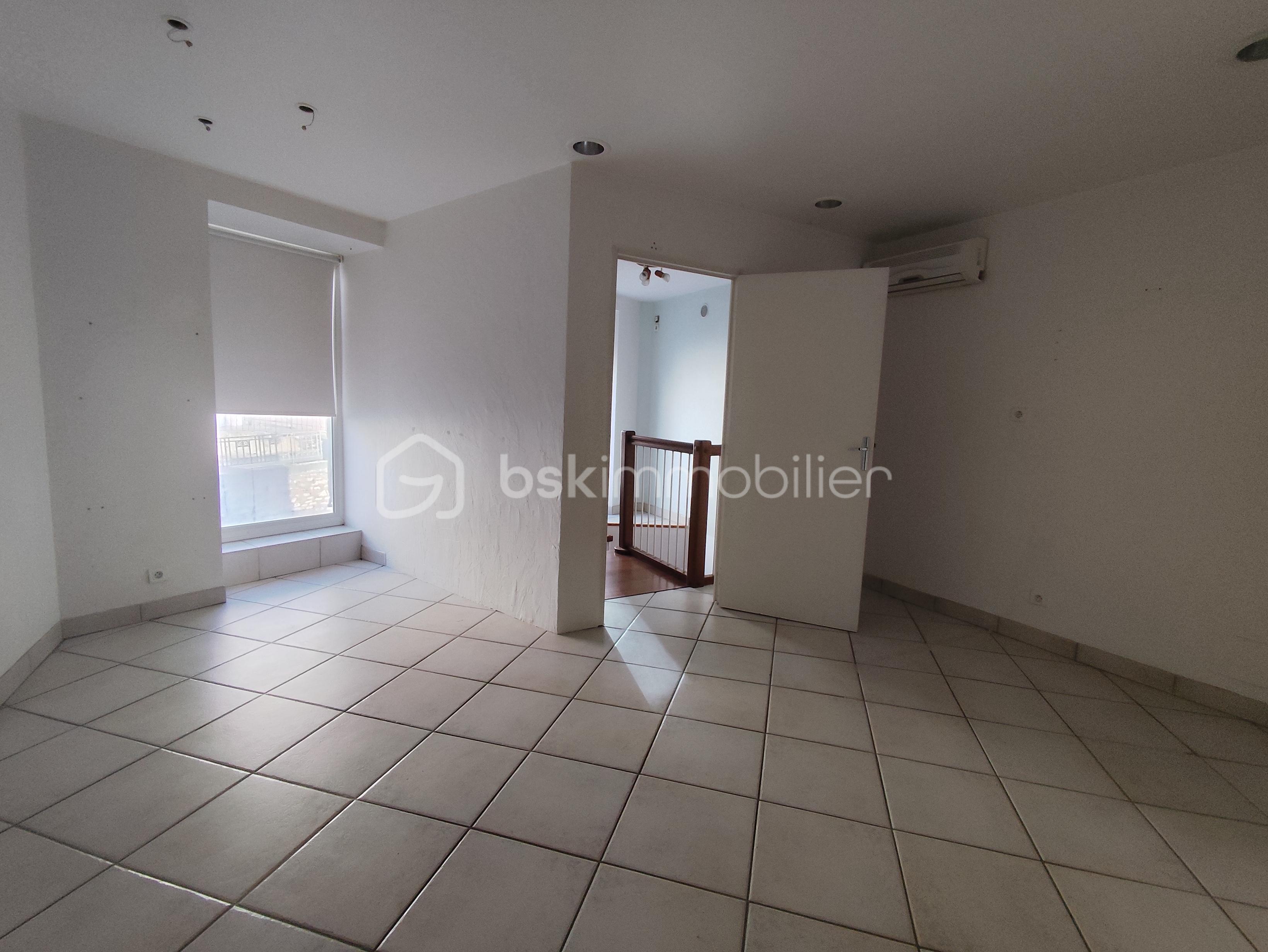 Immeuble mixte de 140 m² - IMG_20260111_134634.jpg