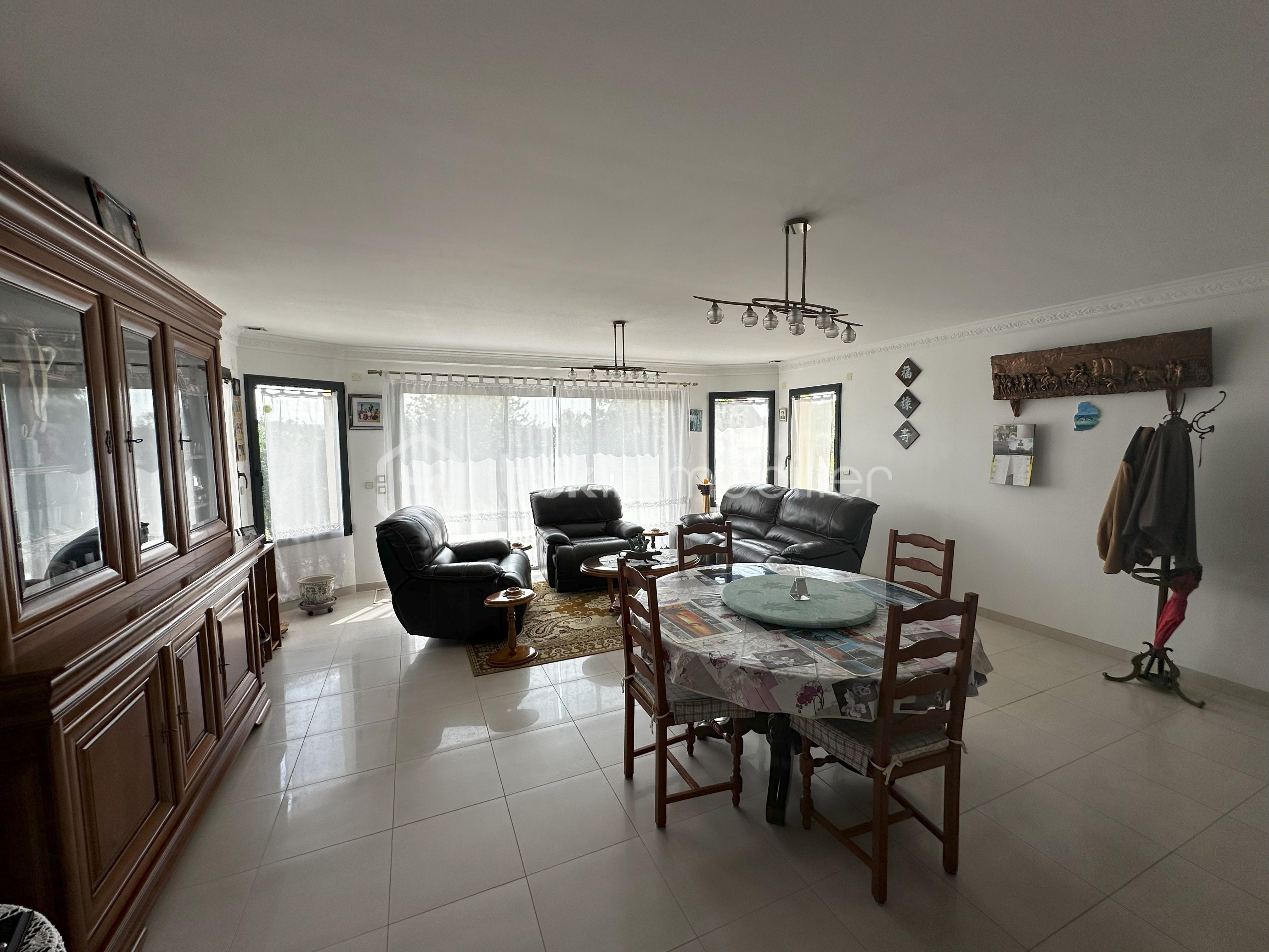 Maison de 101,15 m² - salon.jpg