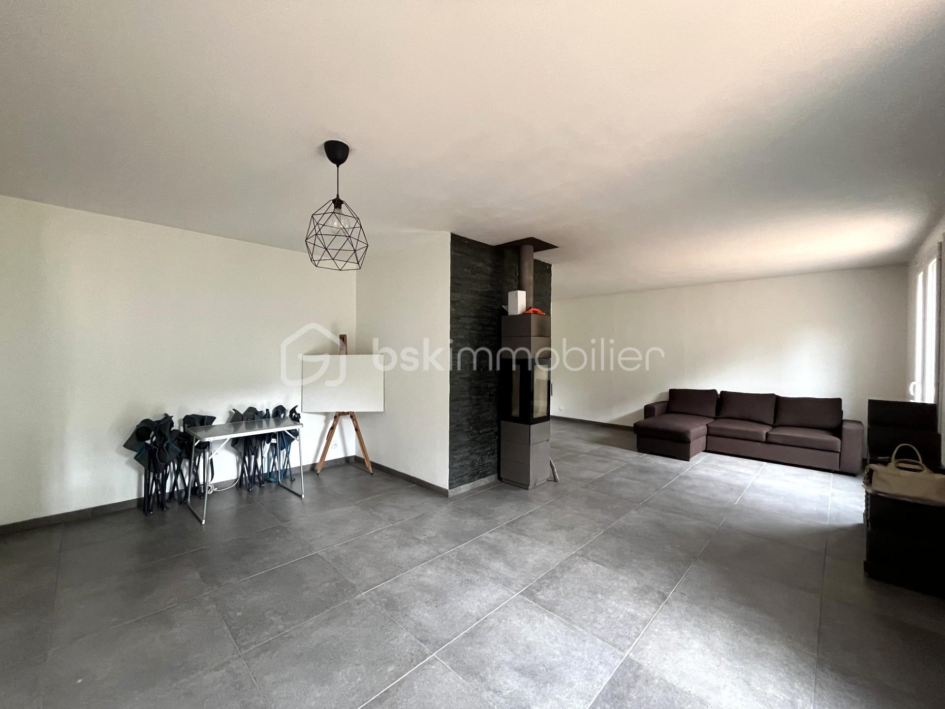 Maison traditionnelle de 124 m² - sejour.jpg