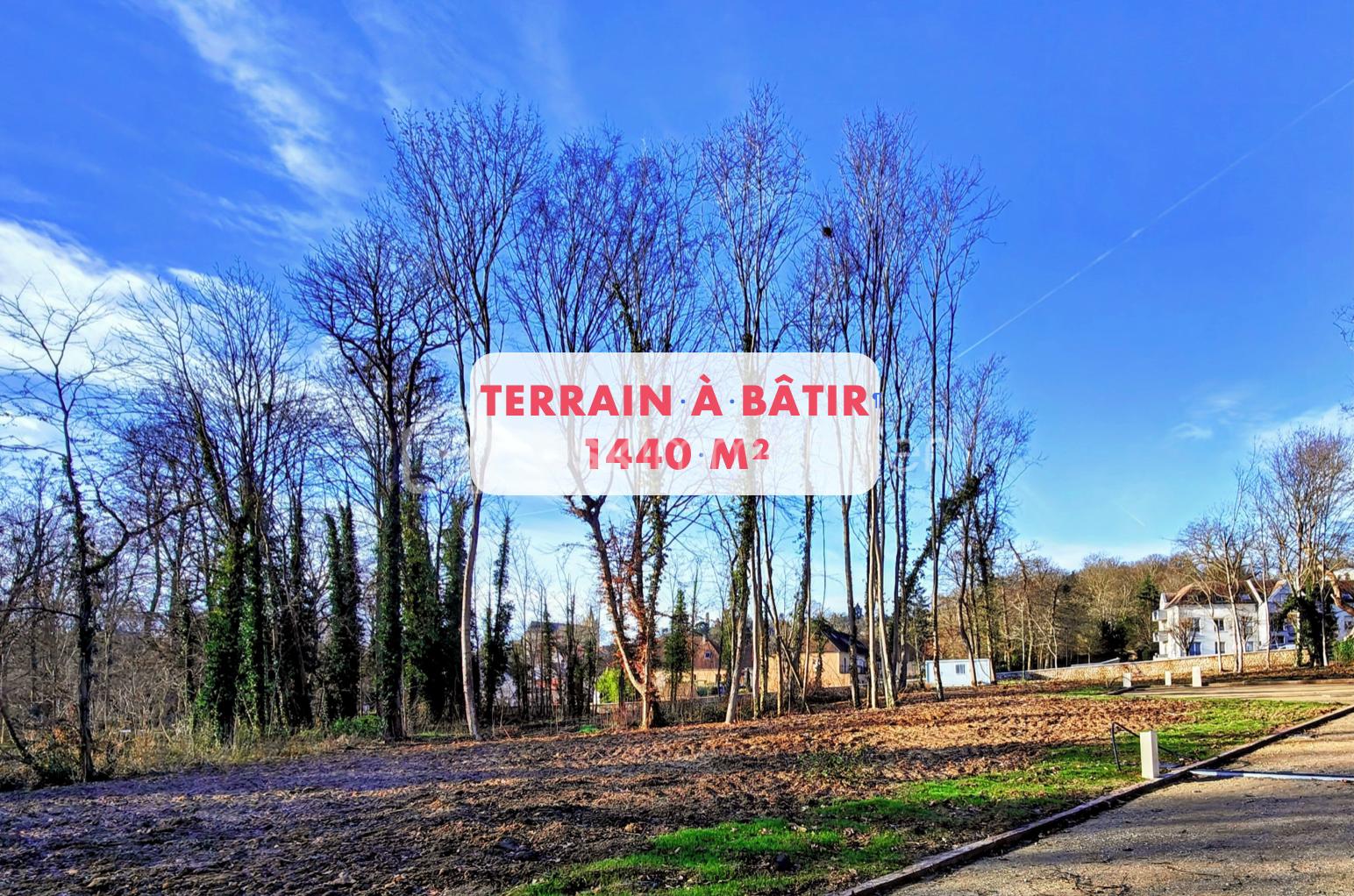 Terrain de 1 440 m²