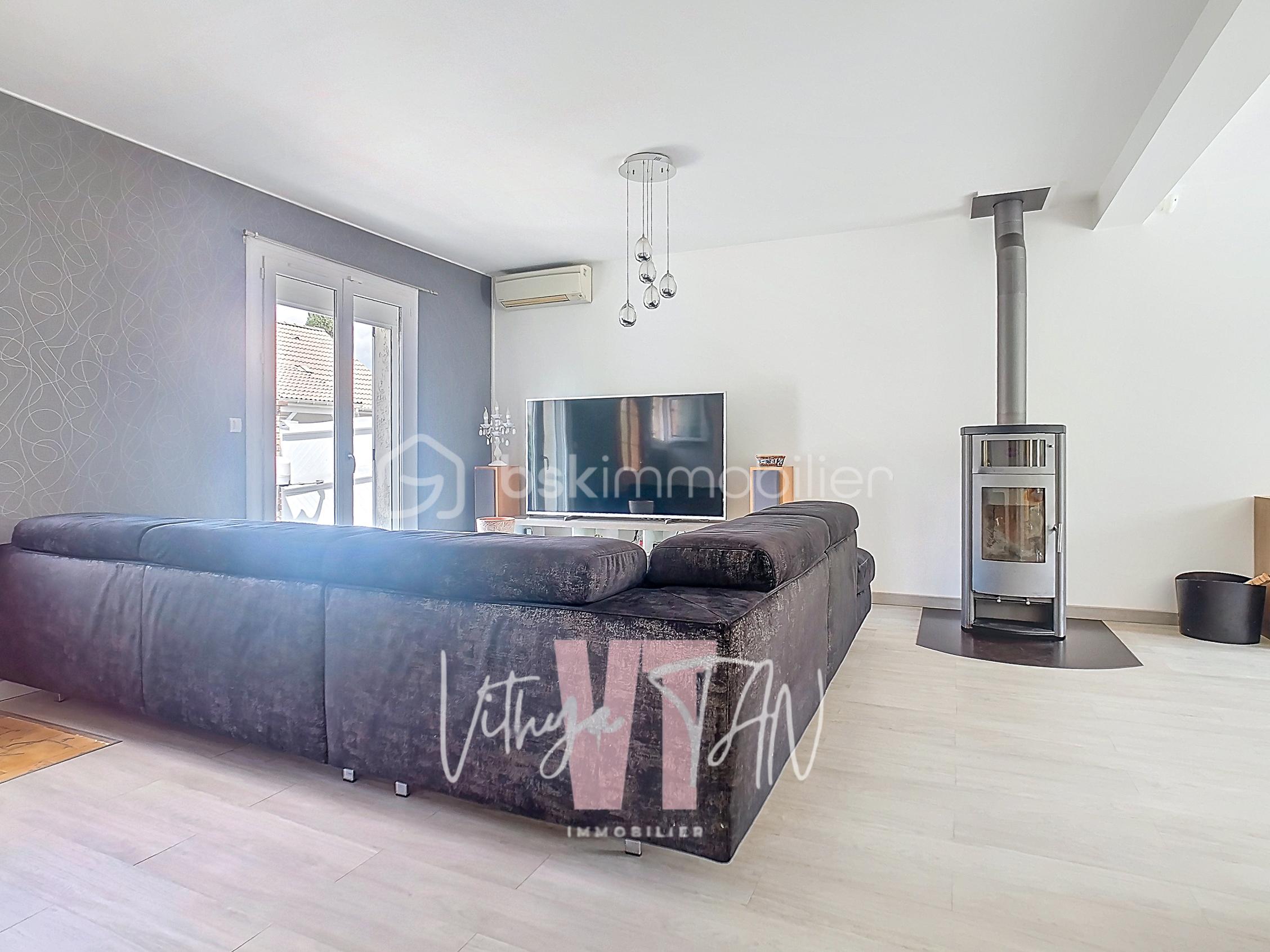 Maison de 120 m² - 7 SALON-4.jpg