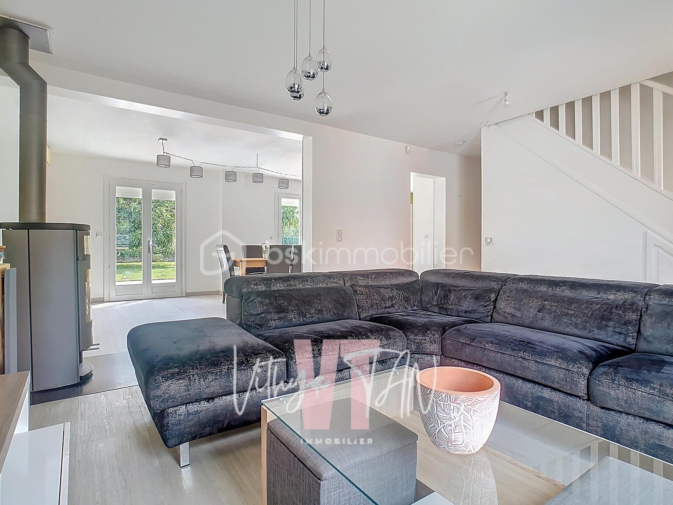 Maison de 120 m² - 6 SALON-2.jpg