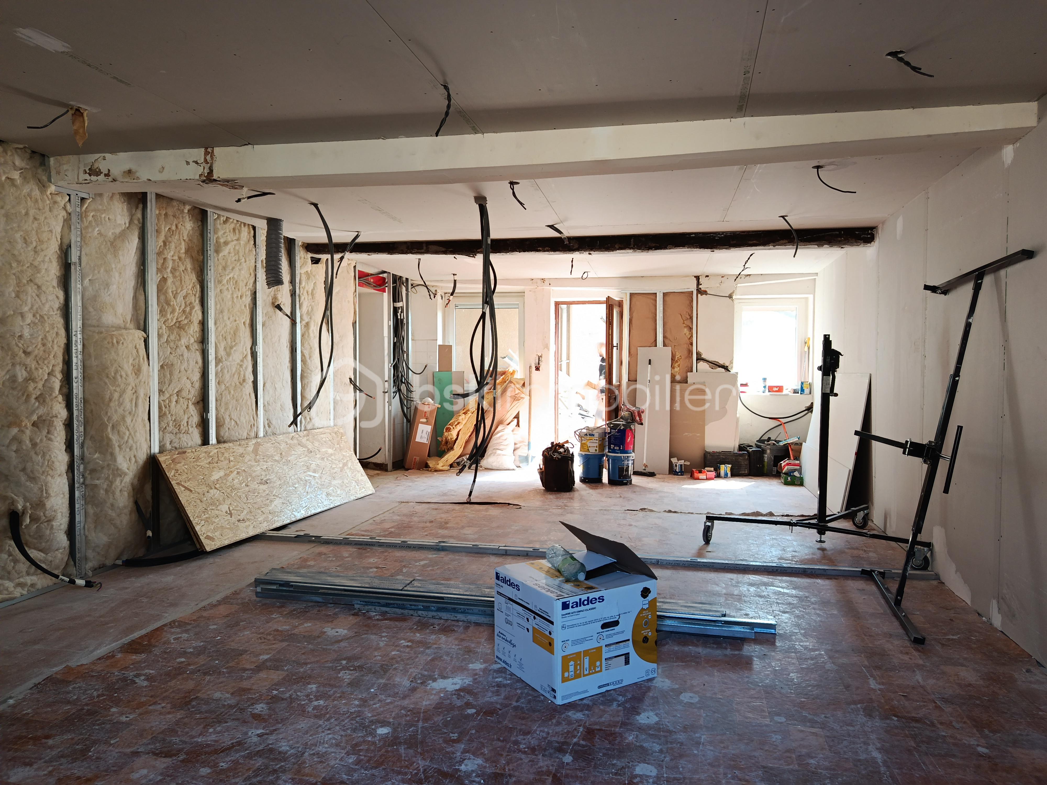 TRAVAUX vus de la rue T2 .jpg