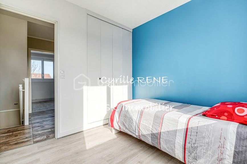 Maison de 160 m² - chambre 1.jpg
