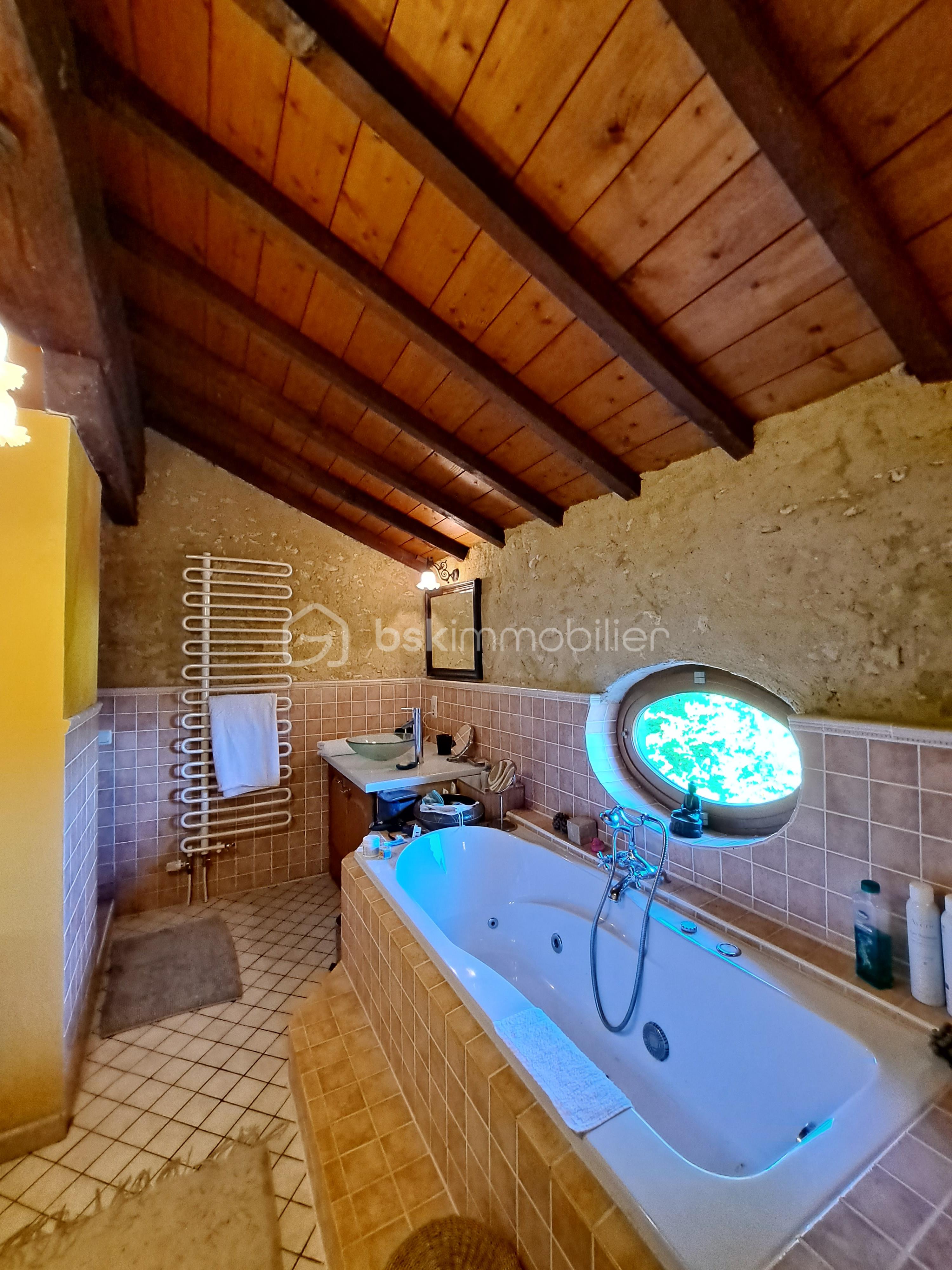 Demeure de 283 m² - 8 Belle Maison Gers gascony piscine jardin lac (56).jpg