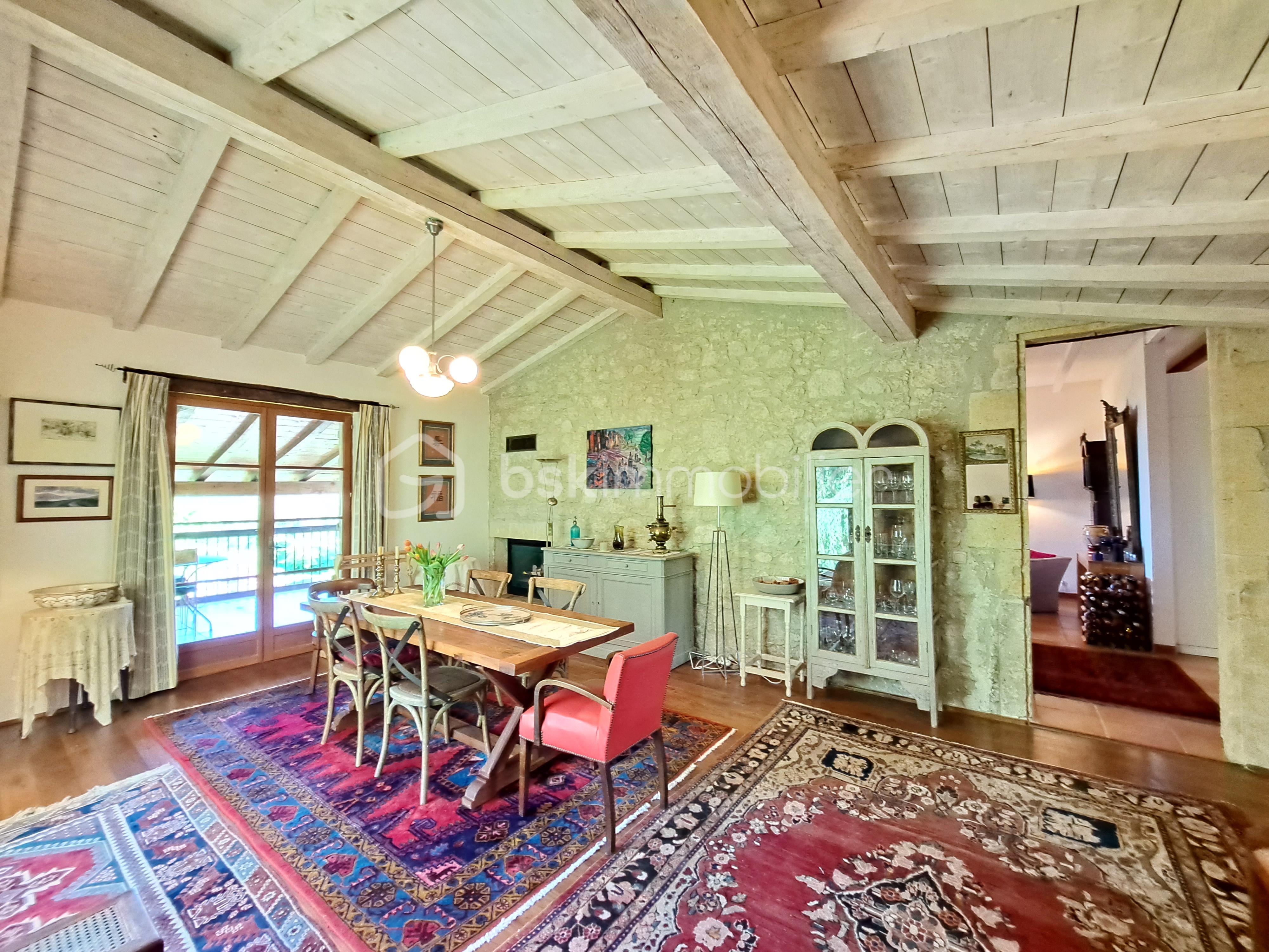 Demeure de 283 m² - 5 Belle Maison Gers gascony piscine jardin lac (33).jpg