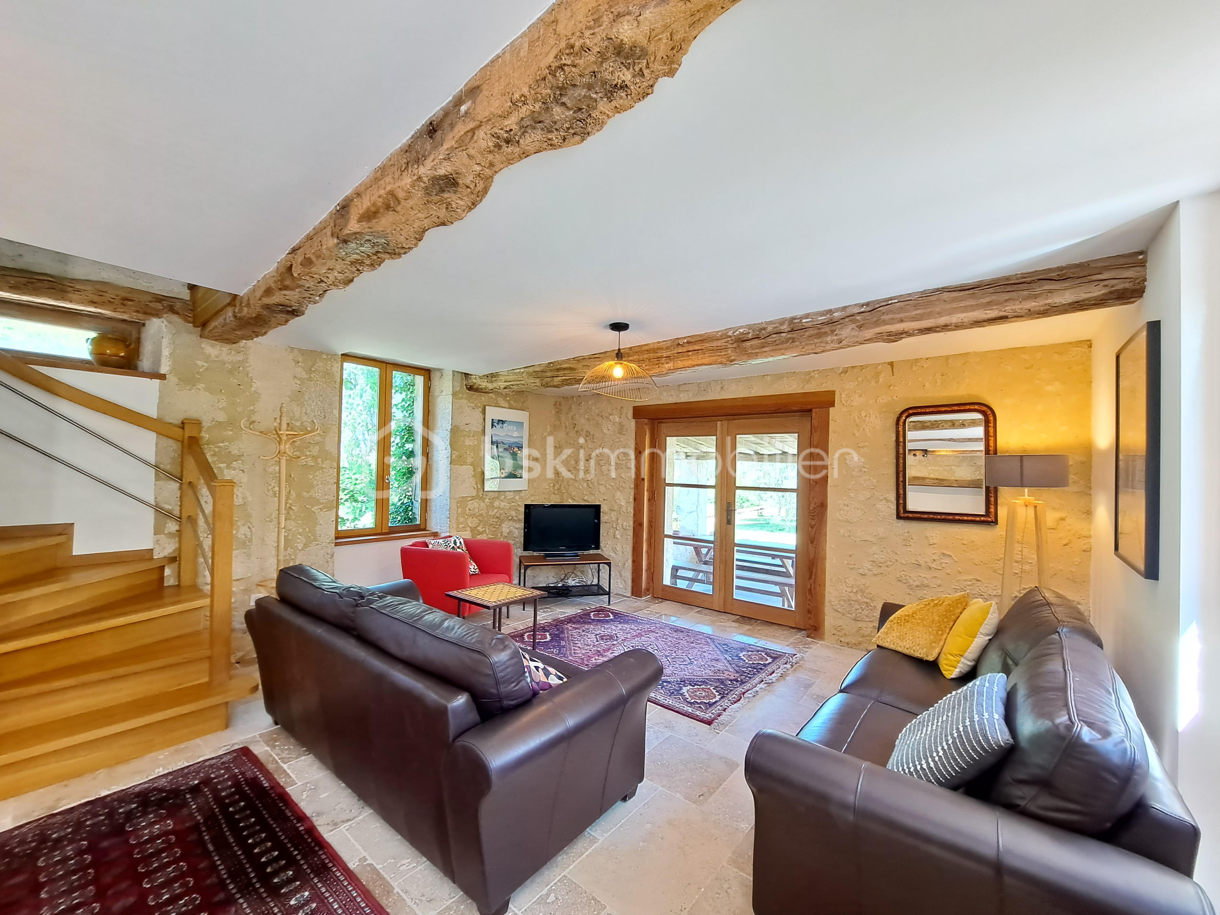 Demeure de 283 m² - 11 Belle Maison Gers gascony piscine jardin lac (71).jpg