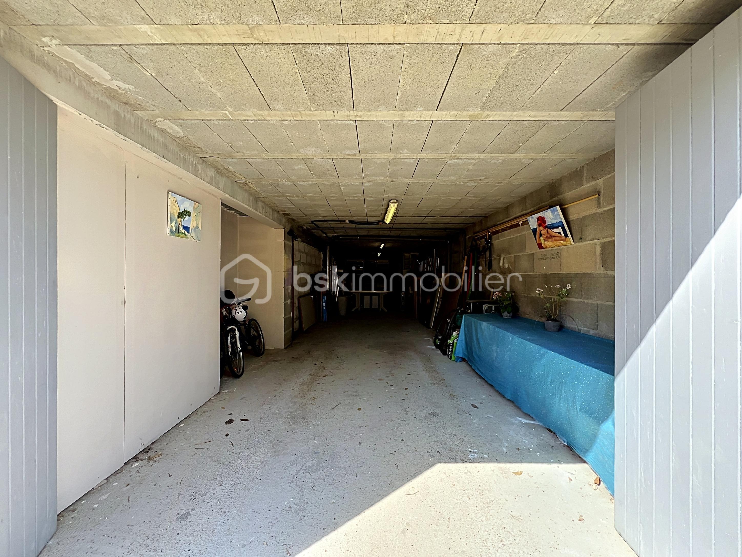 14 Garage villa Lucenay.jpg