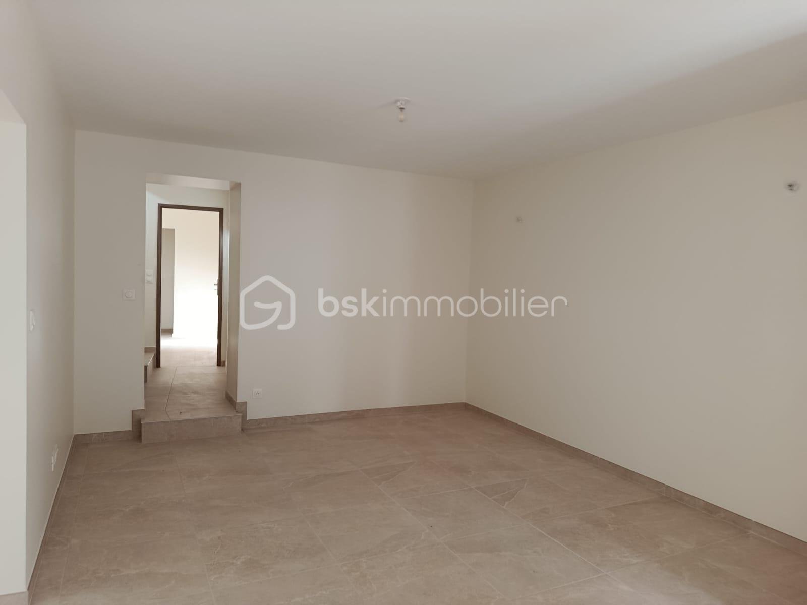 Maison de ville de 90 m² - WhatsApp Image 2025-11-23 at 22.17.46.jpeg