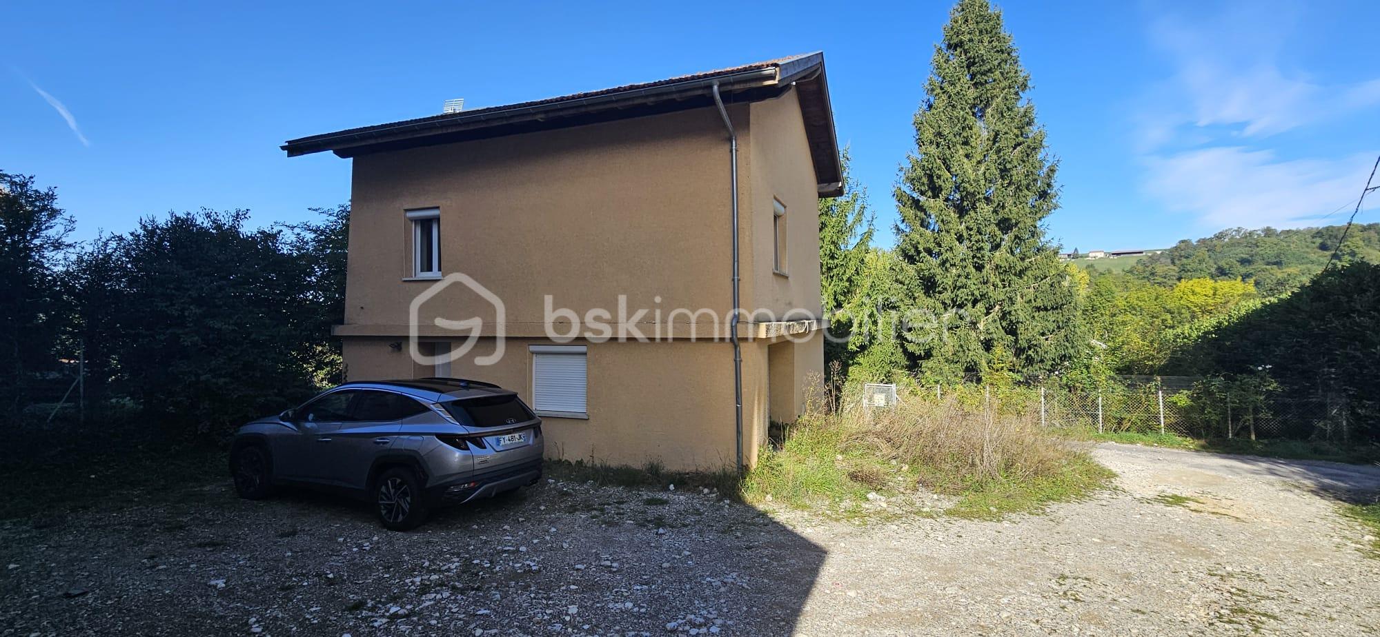 Maison traditionnelle de 91 m² - WhatsApp Image 2025-09-29 à 01.08.46_e4109a4a.jpg