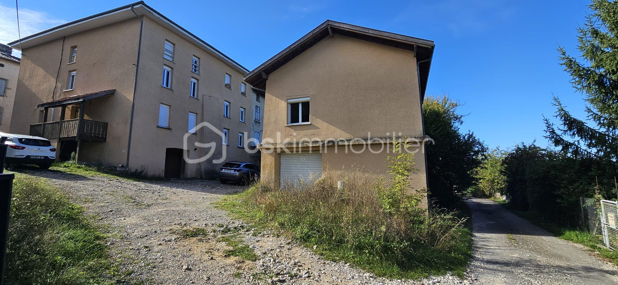 Maison traditionnelle de 91 m² - WhatsApp Image 2025-09-29 à 01.08.46_d4a589e6.jpg