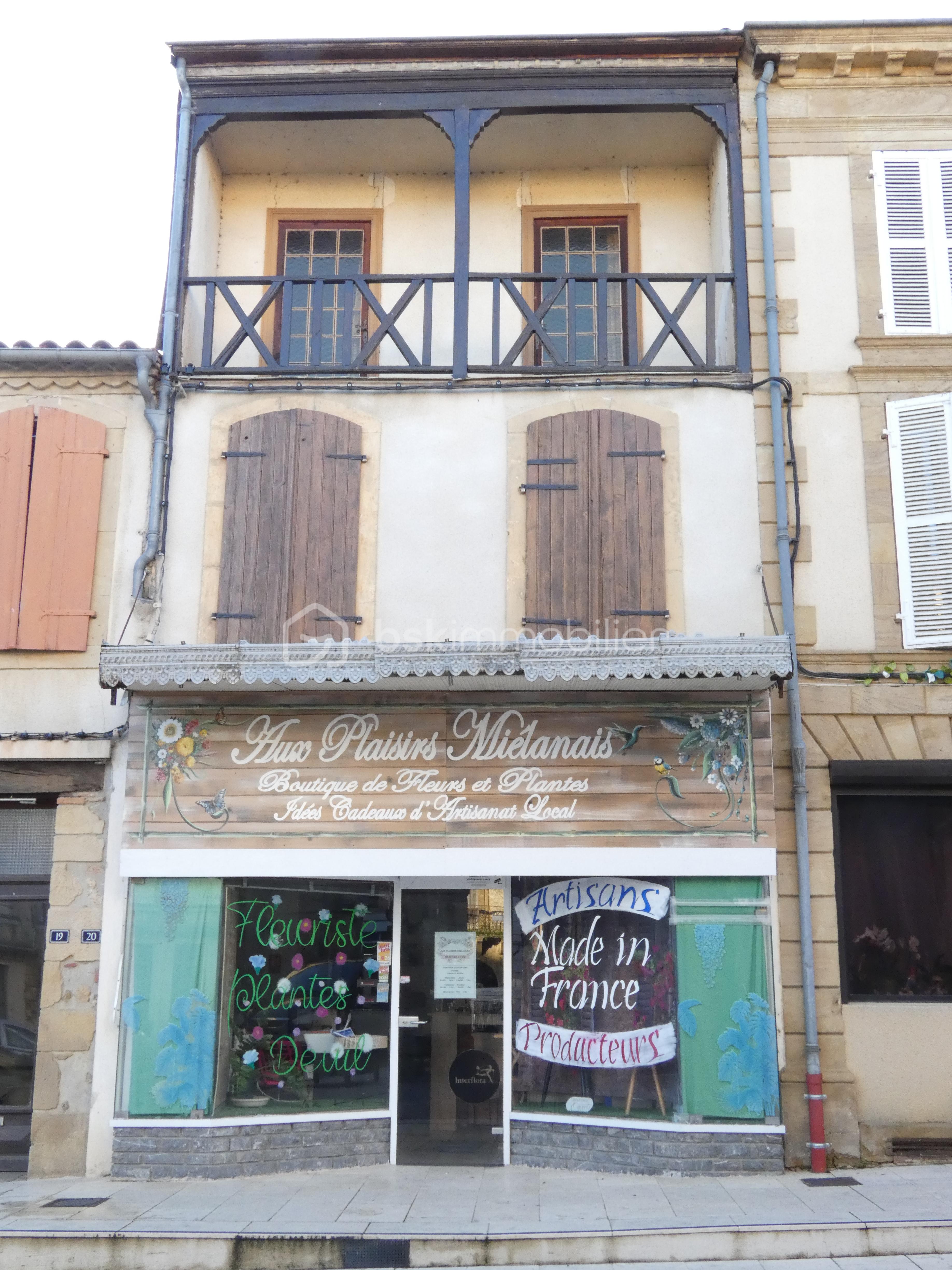 Immeuble commercial de 115 m² - P1020838.JPG