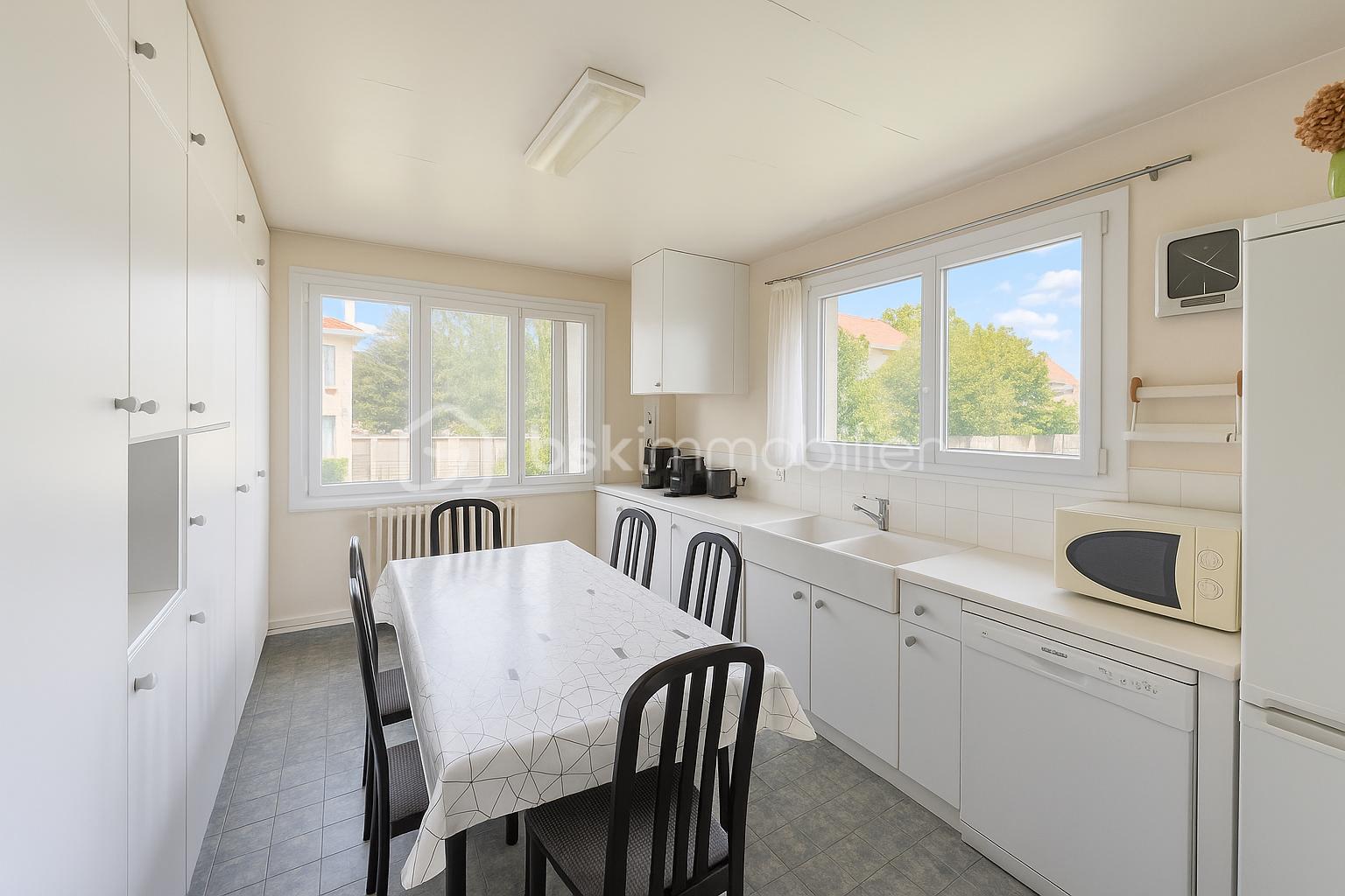 Maison traditionnelle de 135 m² - E64DB315-AA88-41AC-9A2F-595C02D3F9AD.png