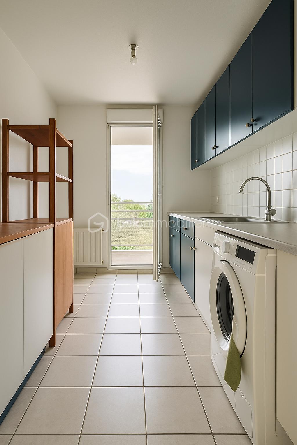 Appartement de 68 m² - A_photograph_taken_during_daytime_showcases_a_spac.png
