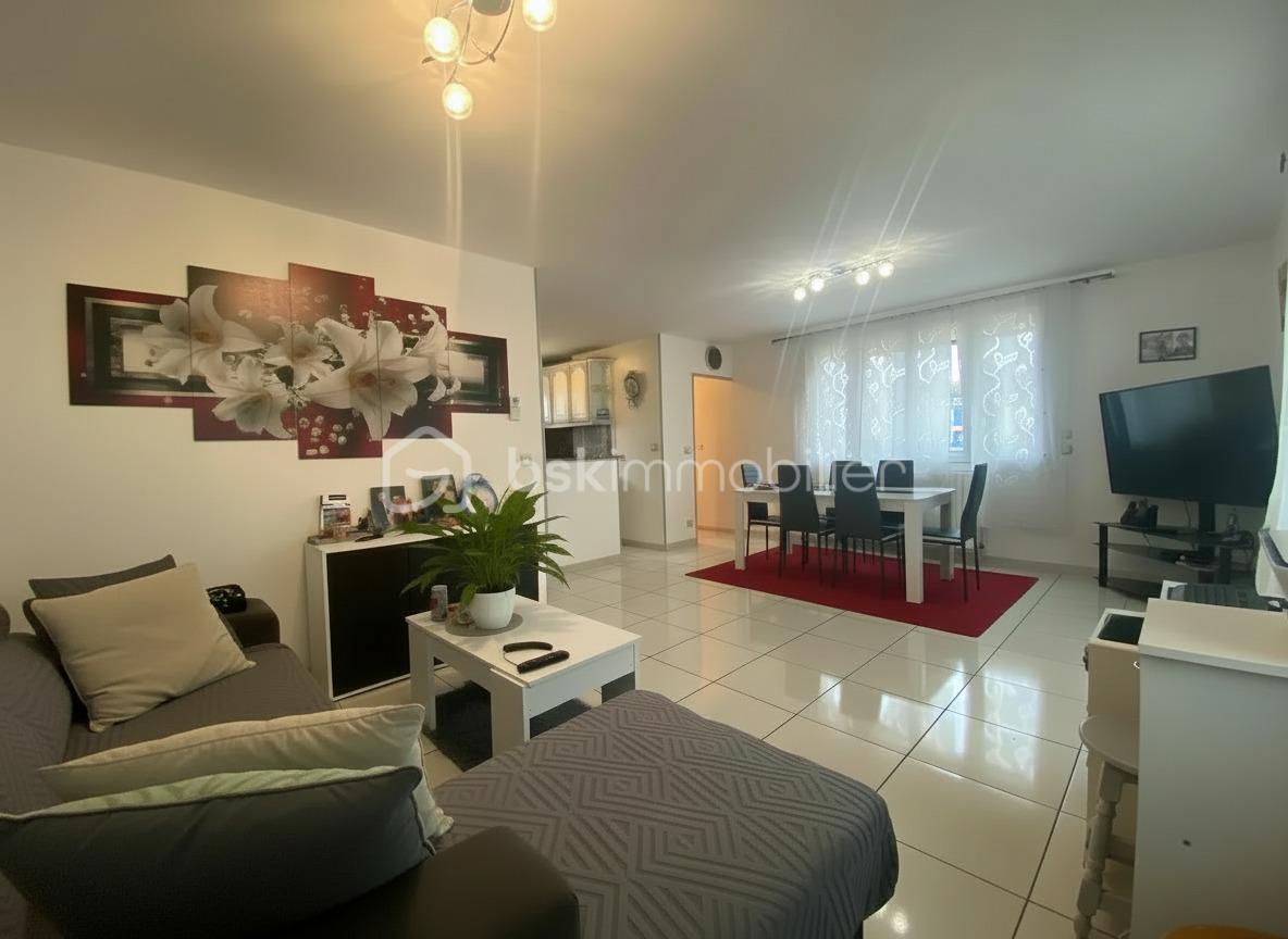 Maison de 124,74 m² - SALON OK.jpg