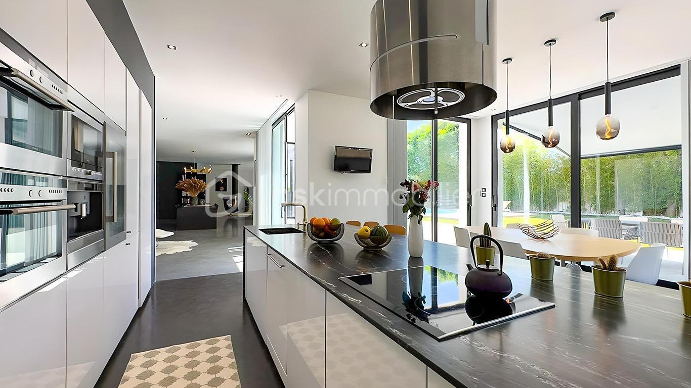 Demeure de 350 m² - 28b17fc6-93ea-45d3-a8a7-6e8bbed14ad0.jpeg