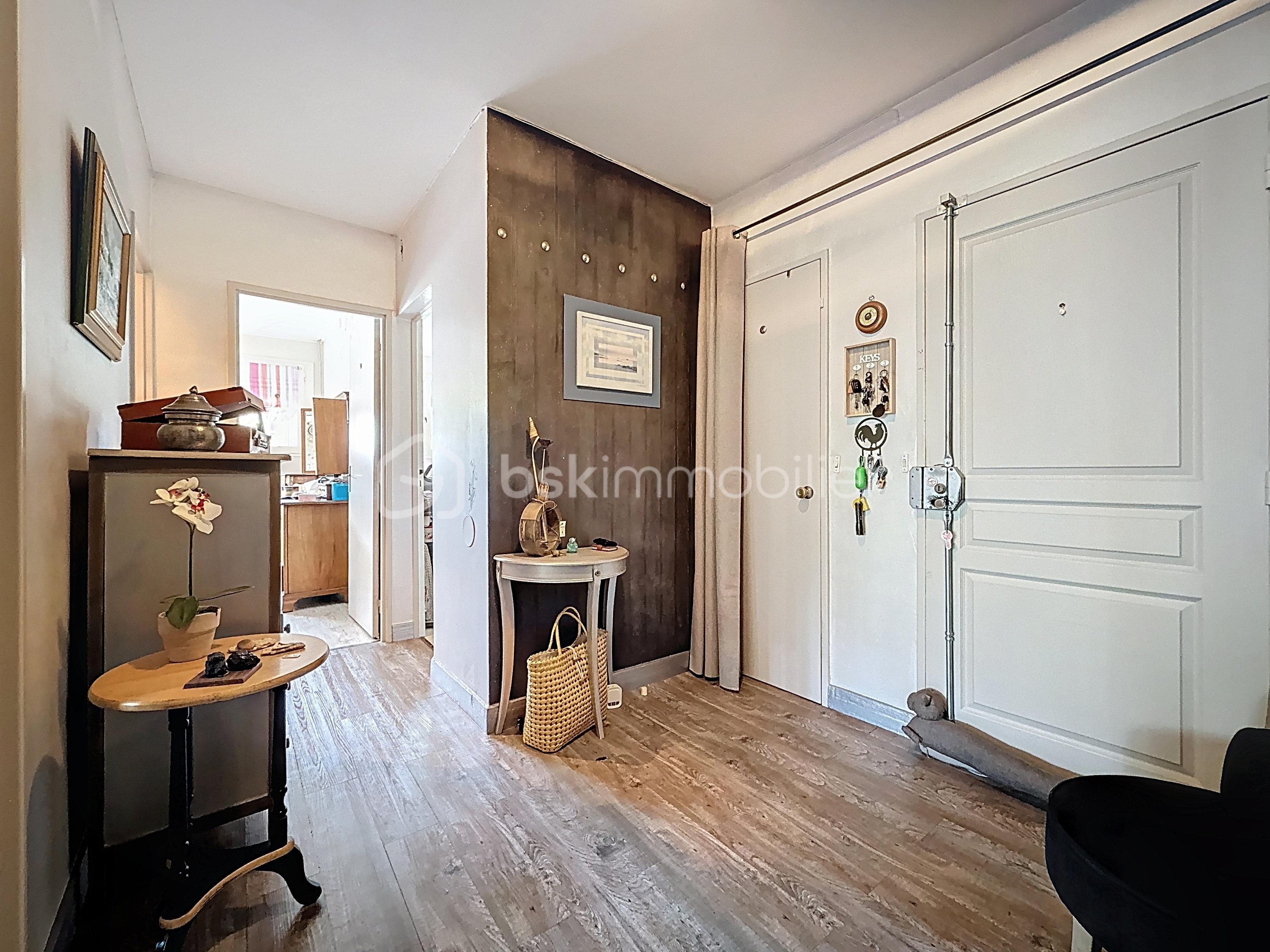 Appartement de 96,44 m² - entree.jpg