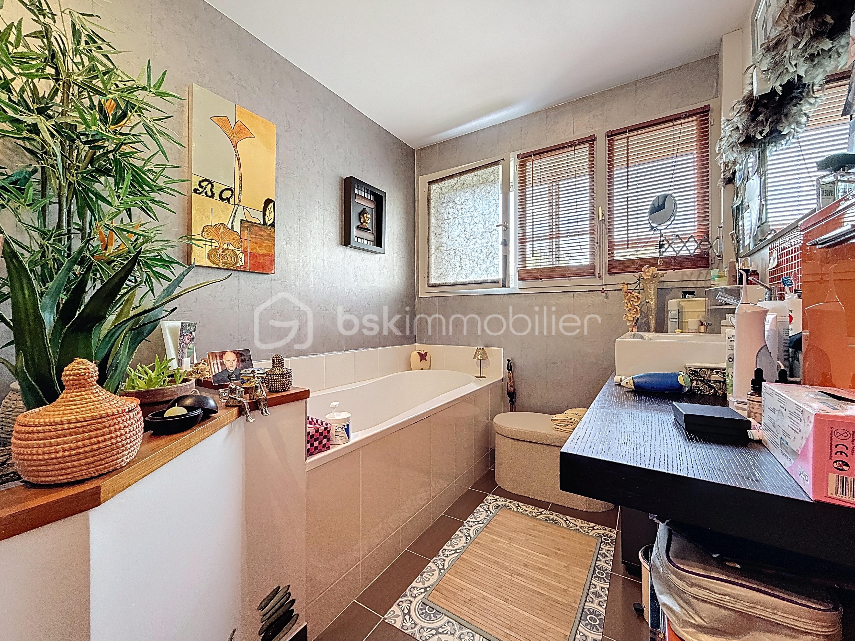 Appartement de 96,44 m² - bain.jpg