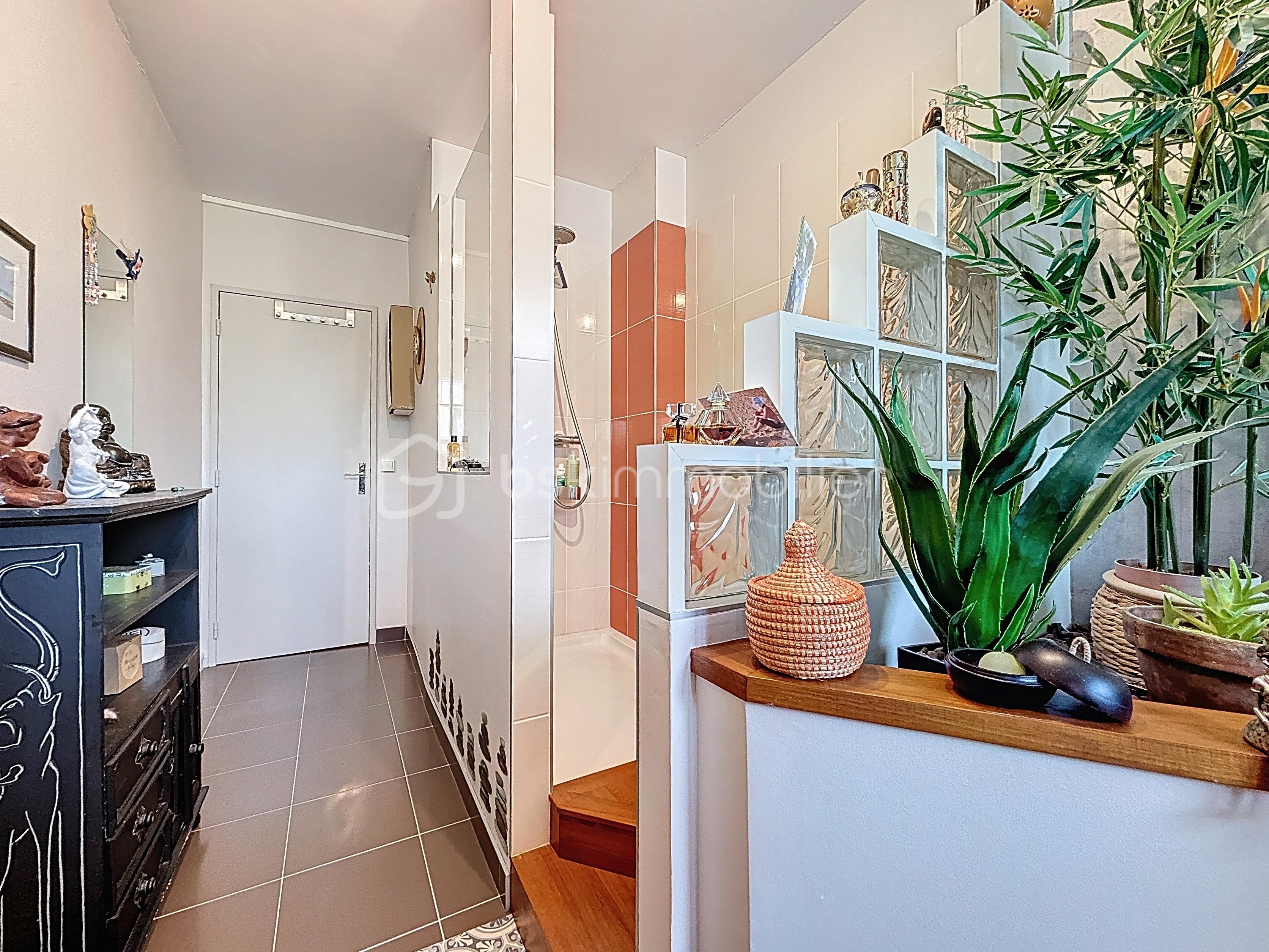 Appartement de 96,44 m² - sdb.jpg