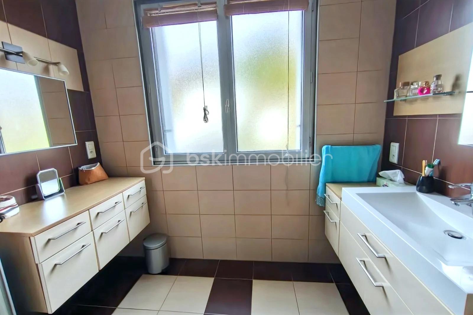 Maison de 215 m² - hoqi-93e9887dd81d4755ae57a31294e35a34.jpg