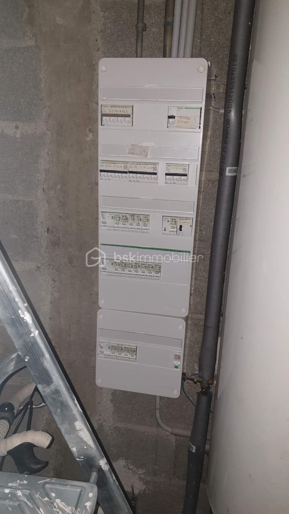 Maison contemporaine de 95 m² - b364c811-6cd4-4dab-aeea-f49aeff5eeec.jpg