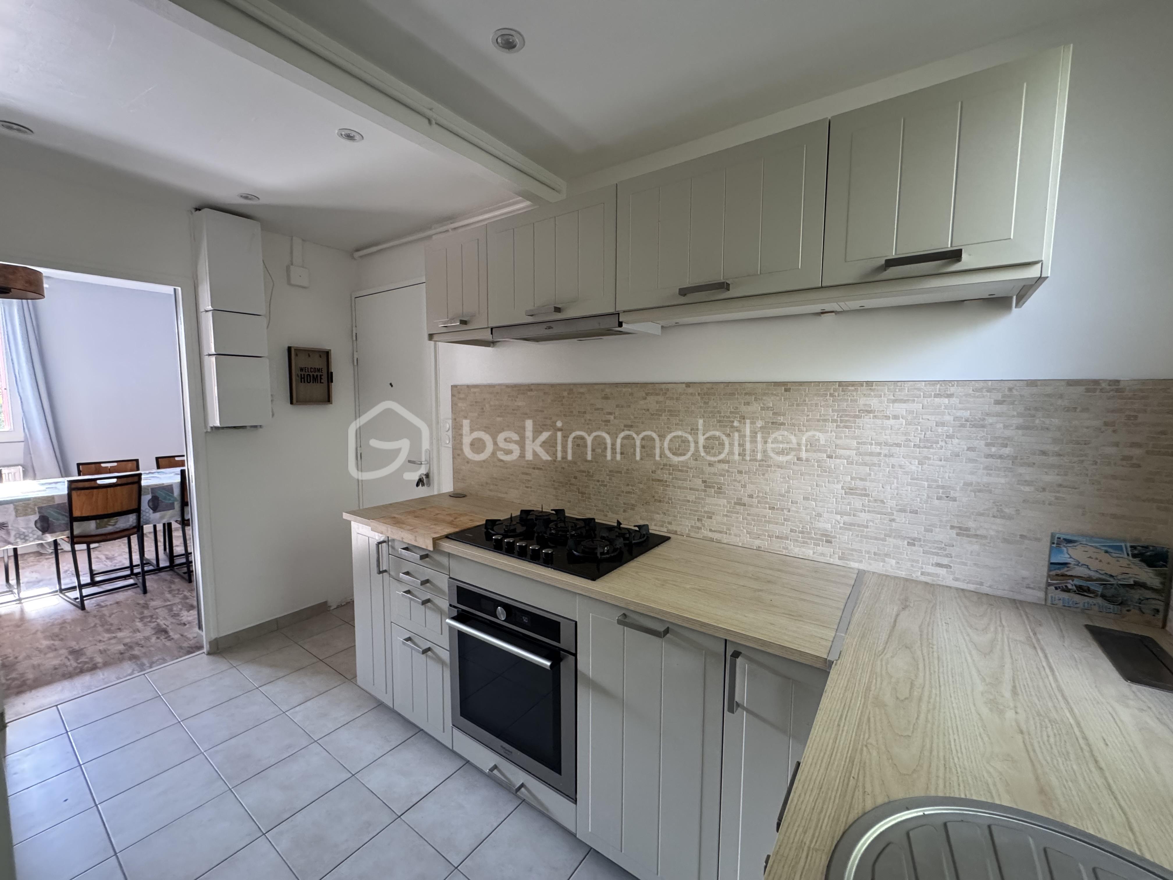 Appartement 2 pièces 55 m² · à Sainte-Genevieve-des-Bois · 55,2 m² · 136 000 €