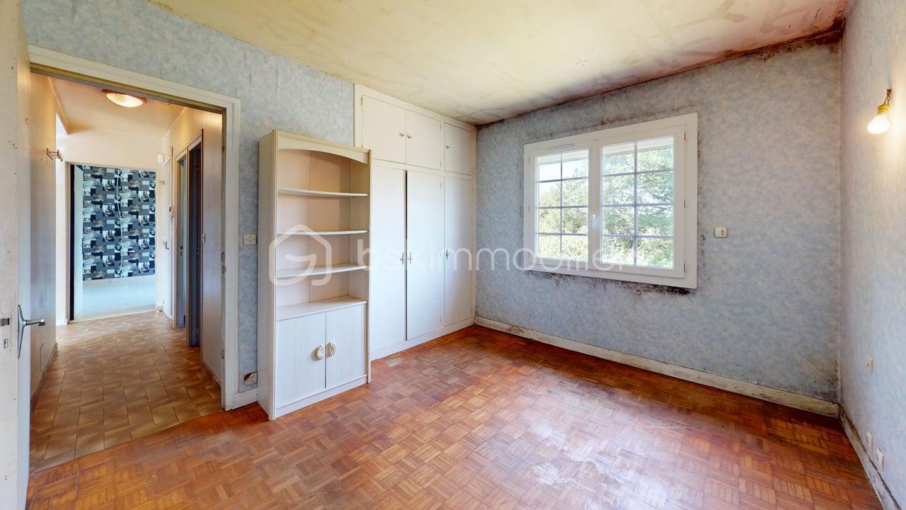 34-Rue-du-Gatinais-Bedroom 2.jpg