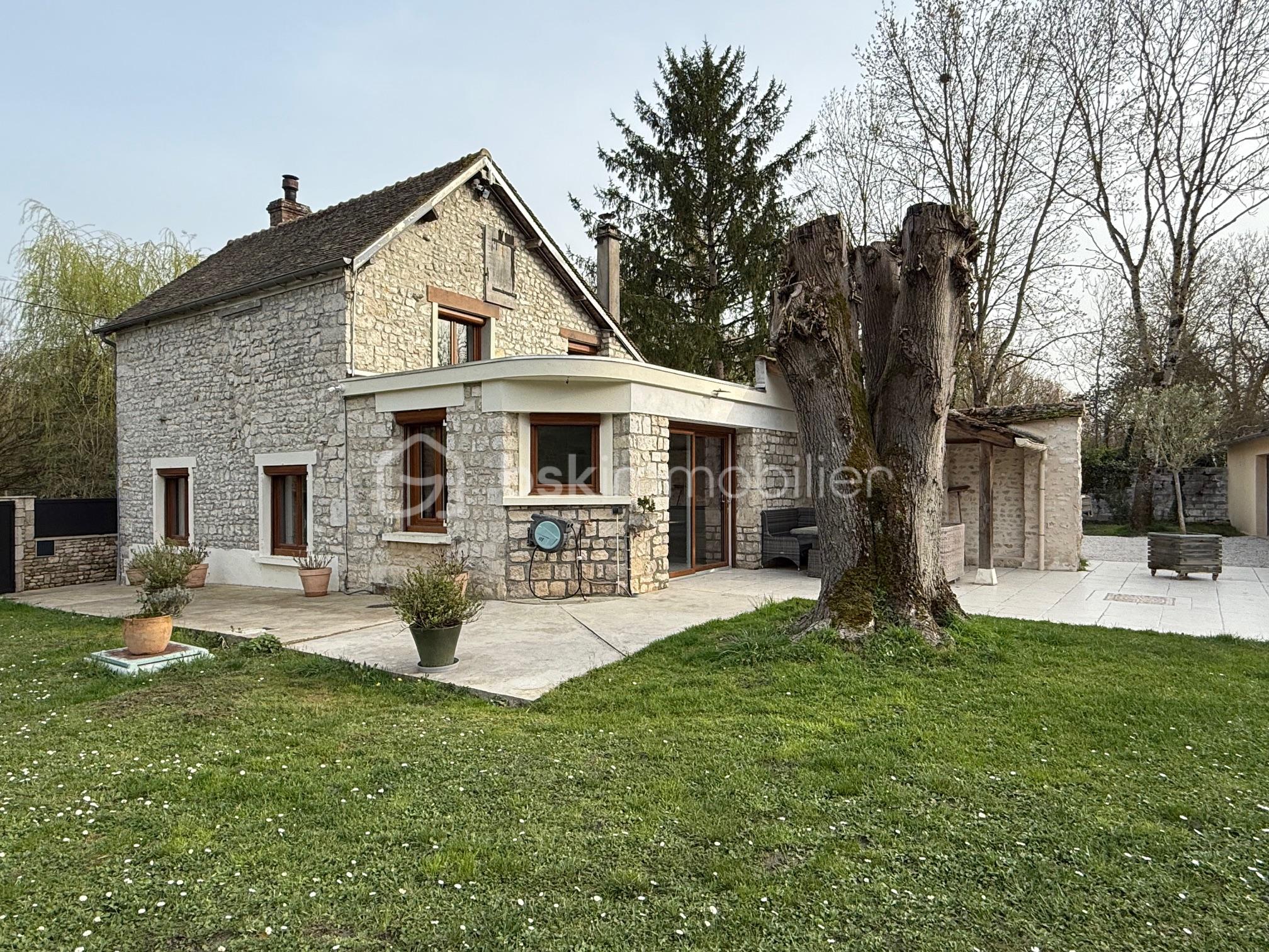 Maison 6 pièces 139 m² · à Château-Landon · 139 m² · 280 000 €
