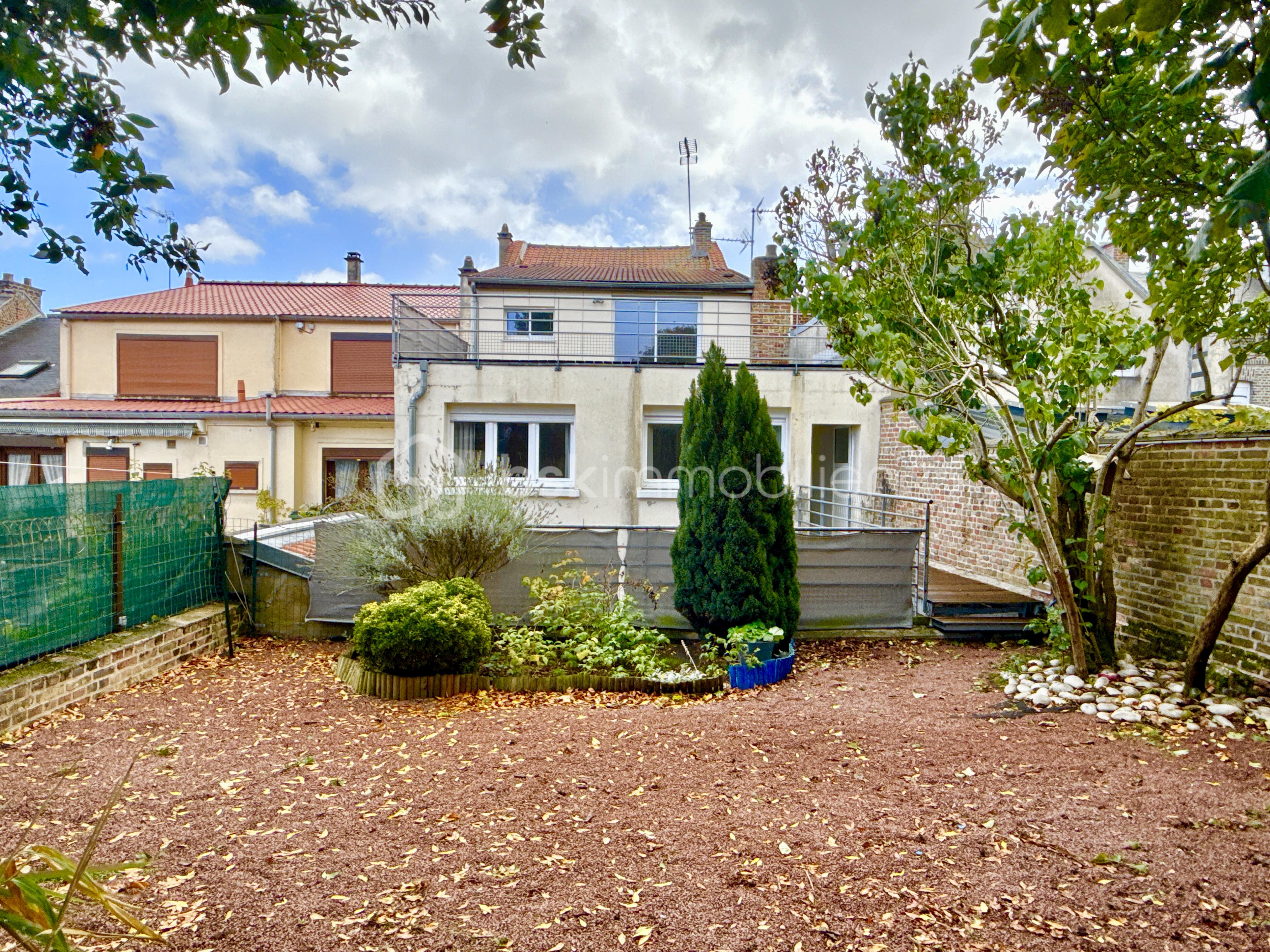 Immeuble de 200 m² - DJI_20251004_131226_010.jpg