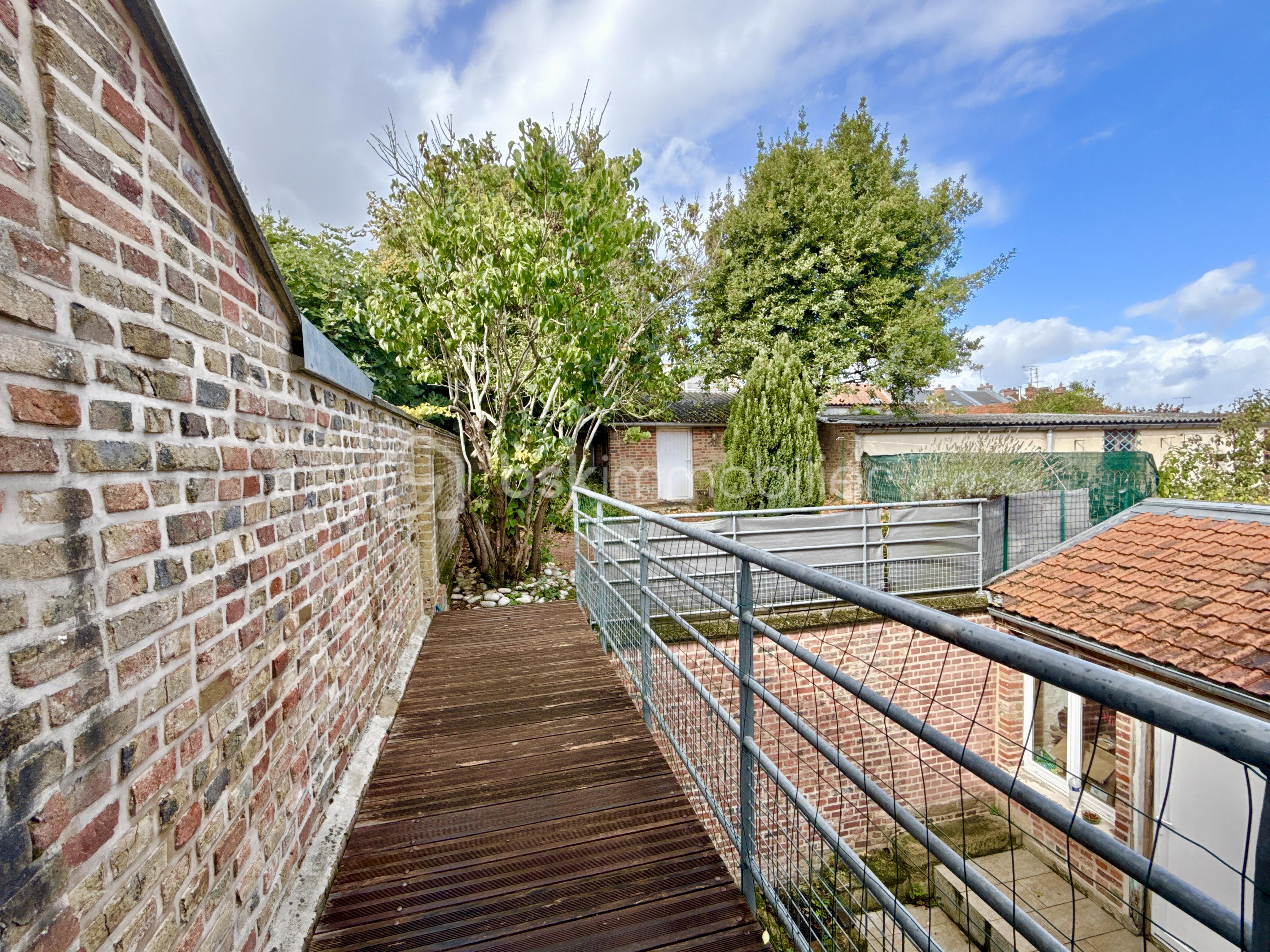 Immeuble de 200 m² - DJI_20251004_131044_595.jpg