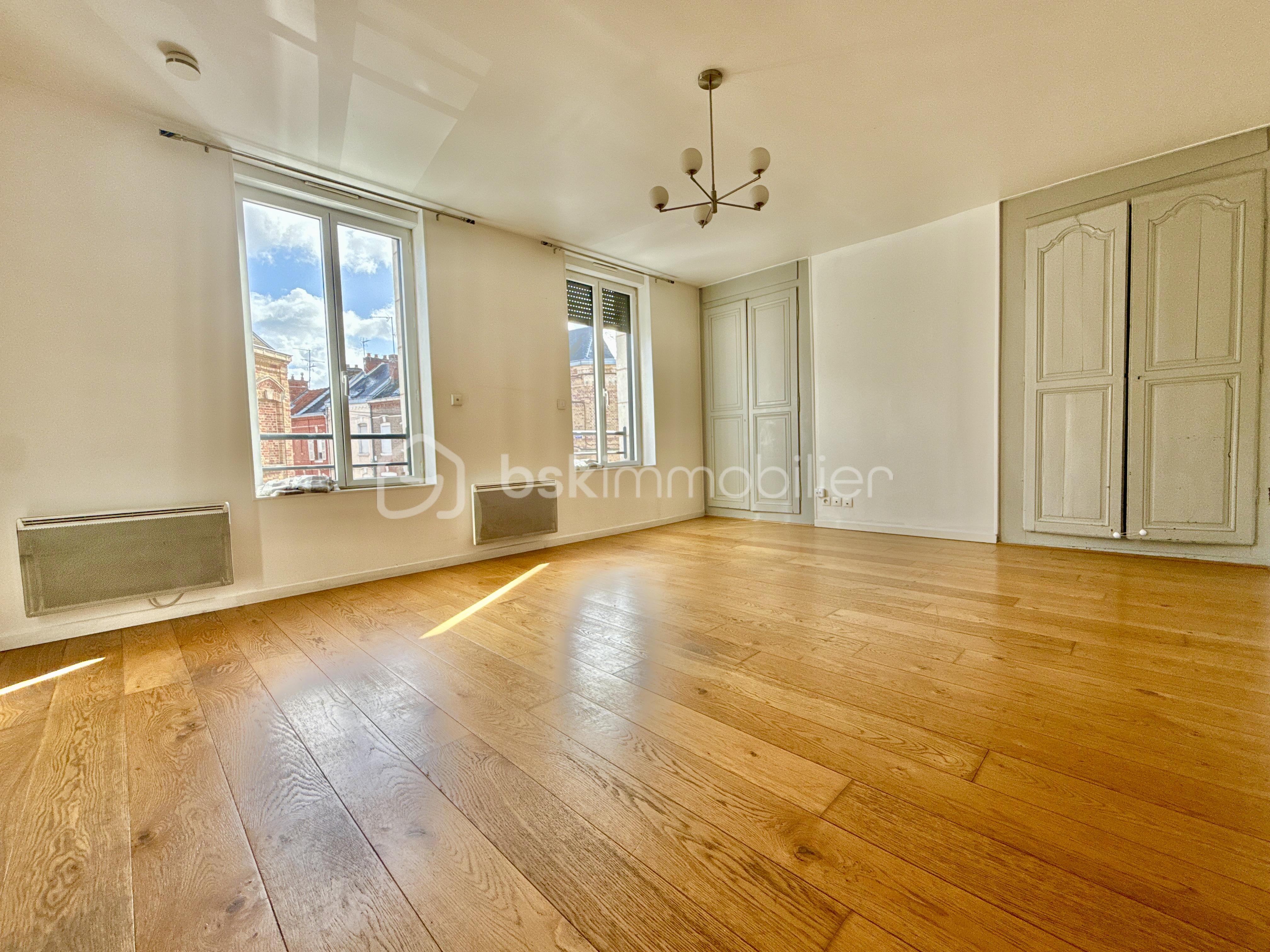 Immeuble de 200 m² - DJI_20251004_130645_987.jpg