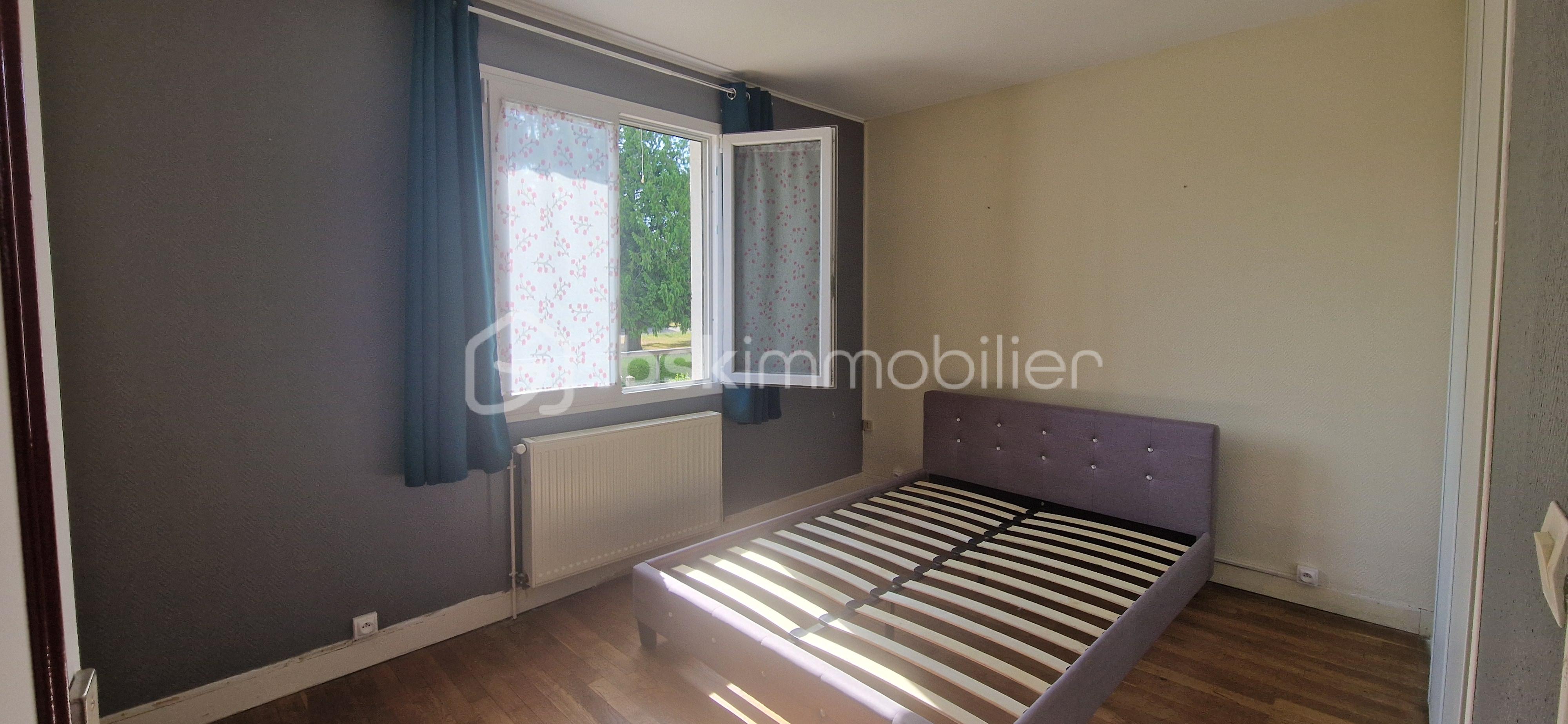 Maison ancienne de 52 m² - chambre 2.jpg