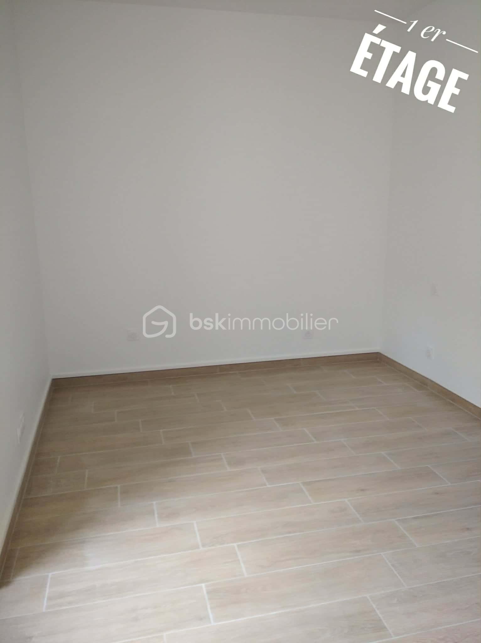 Immeuble mixte de 150 m² - 21b19a18-beb8-4dc1-9f08-ba89dff5a624.jpg