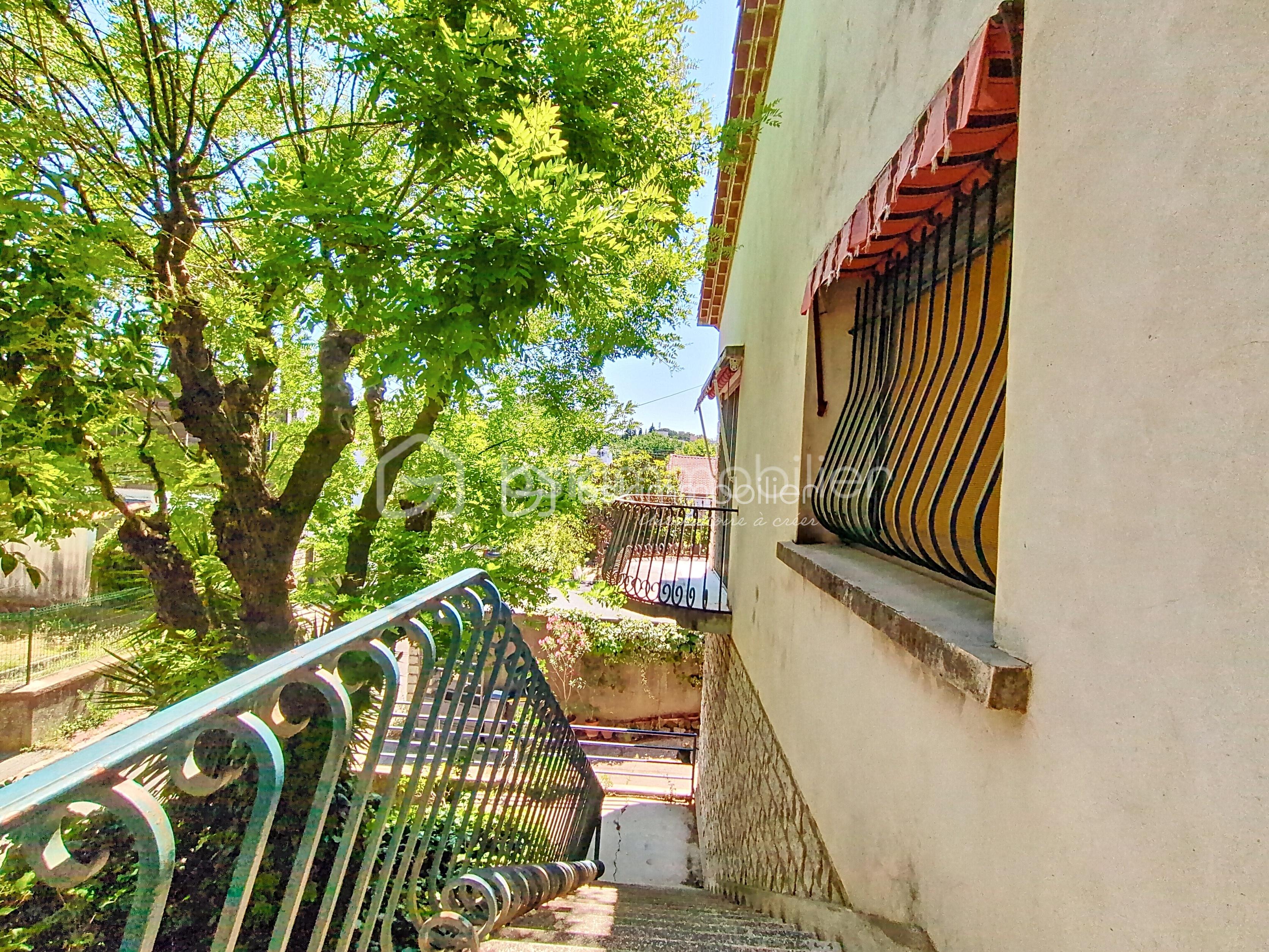Maison de 157 m² - Vue balcon exterieur.jpg