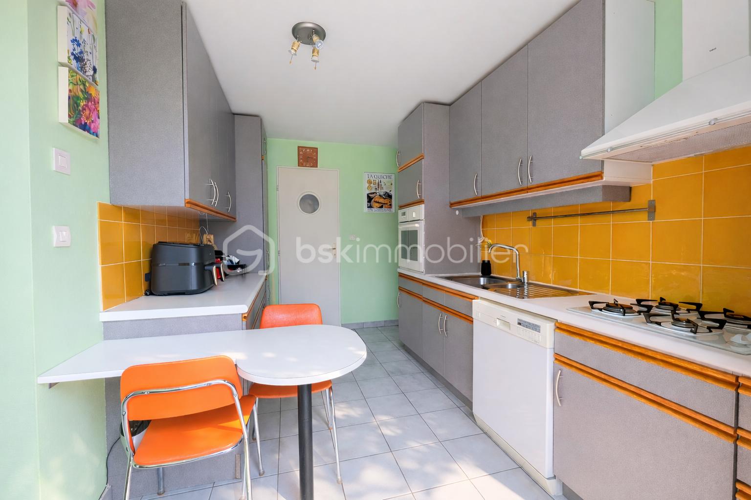 maison tournan en brie 4 chambres avec cuisine et sejour double jardin sud ouest sans vis a vis 8.png