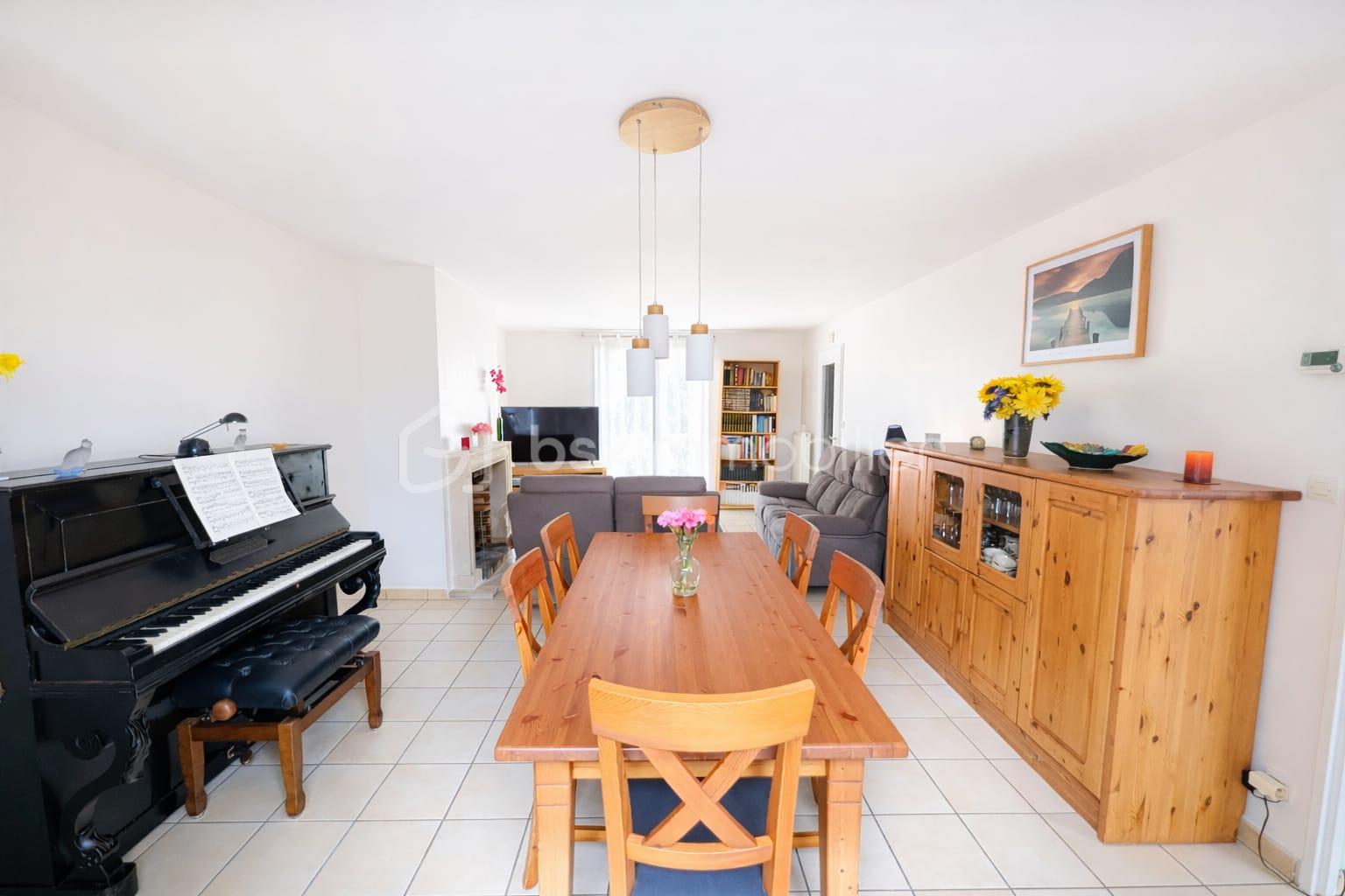 maison tournan en brie 4 chambres avec cuisine et sejour double jardin sud ouest sans vis a vis 10.jpeg