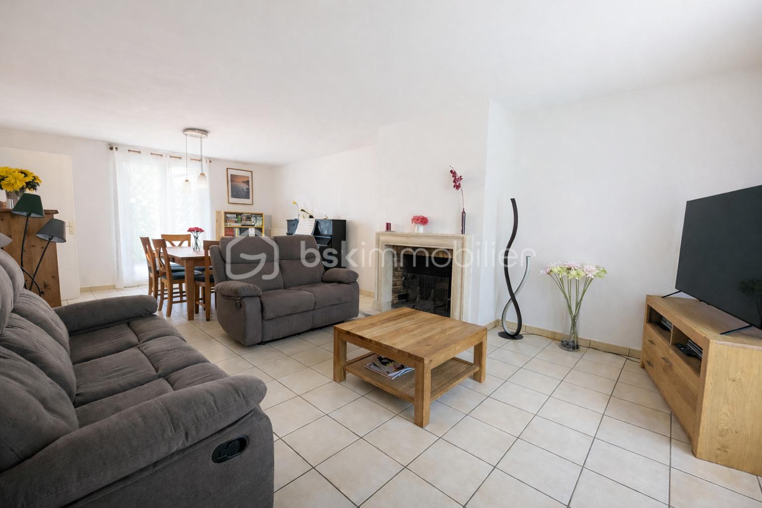 maison tournan en brie 4 chambres avec cuisine et sejour double jardin sud ouest sans vis a vis 13.png