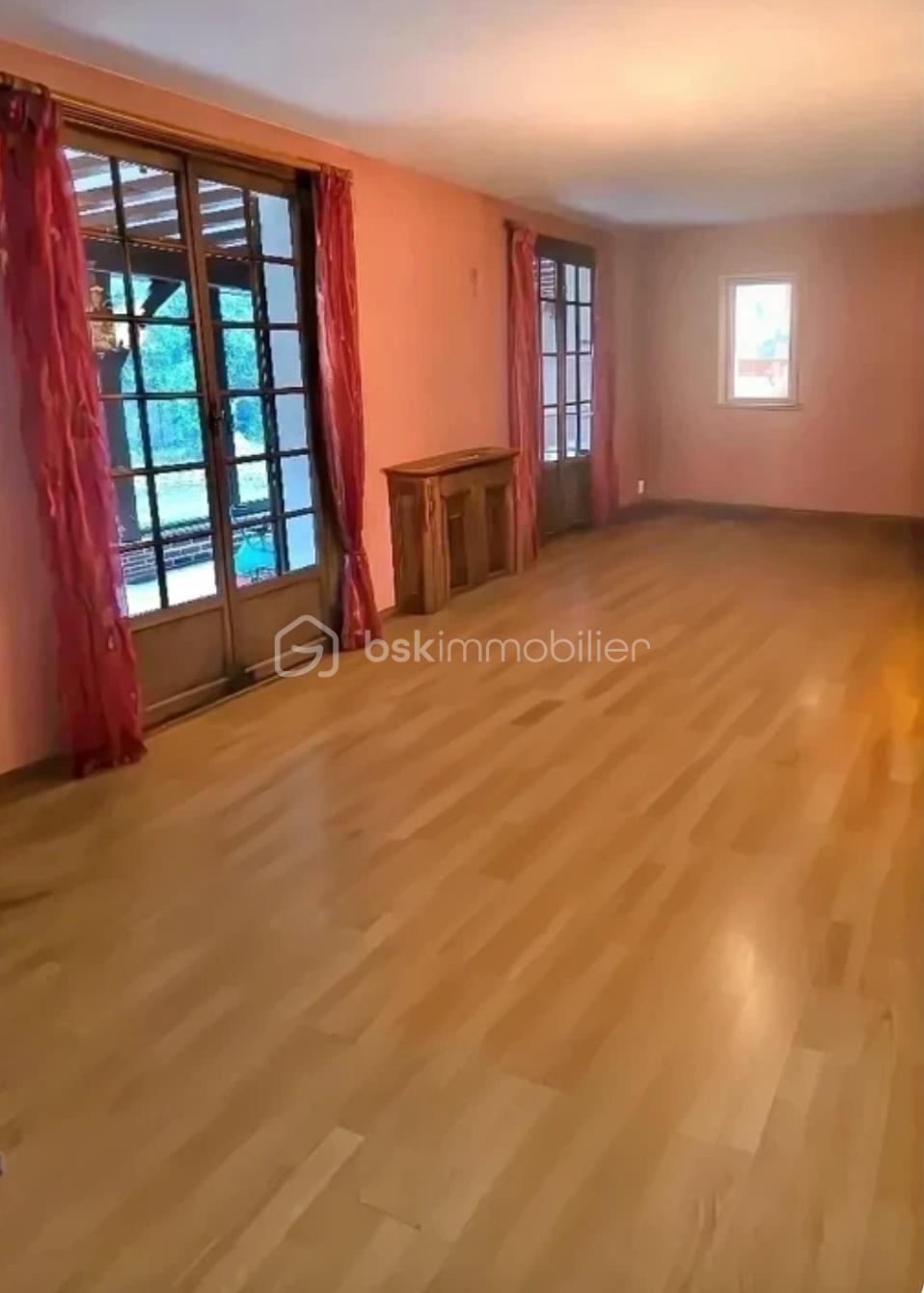 Maison ancienne de 383,54 m² - Screenshot_20251016_195708_Hoqi.jpg