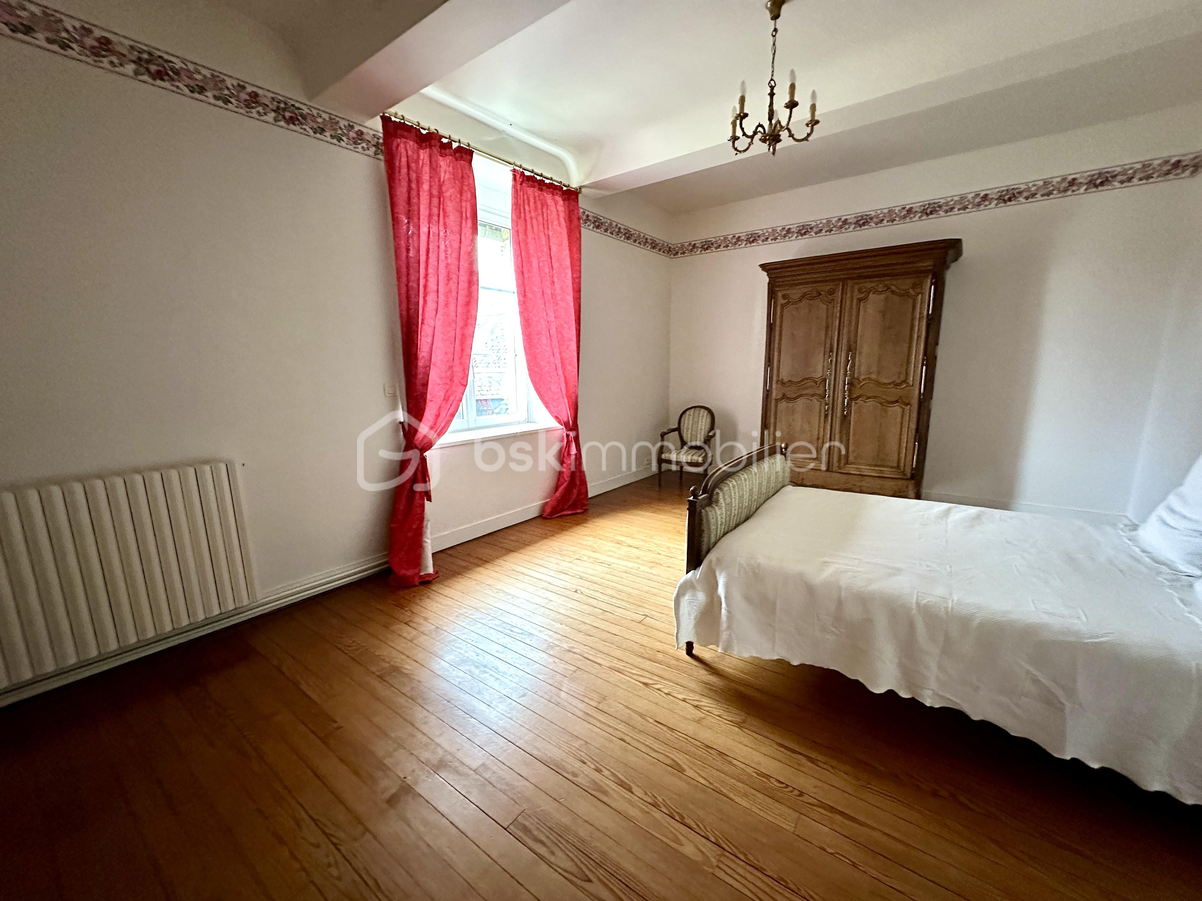 Maison de 202 m² - CHAMBRE 2.jpg