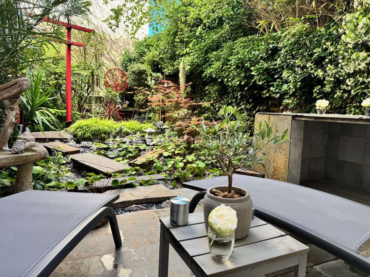 Jardin vue des transats.jpg