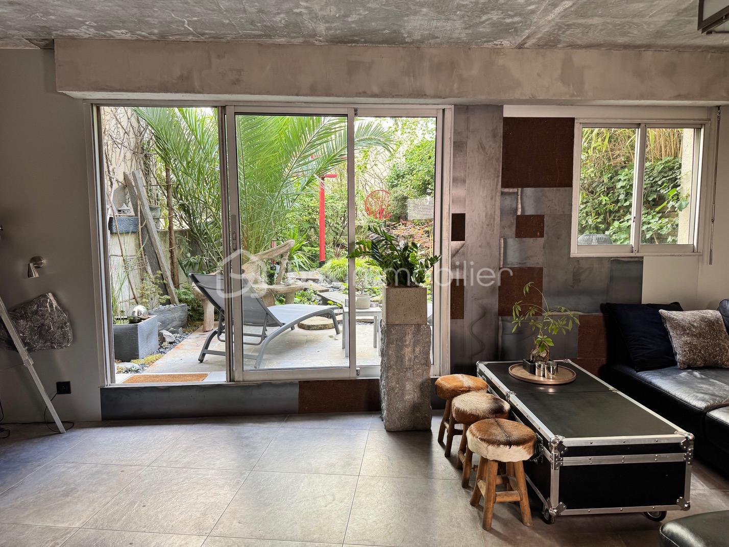 Living vue sur le jardin.jpg