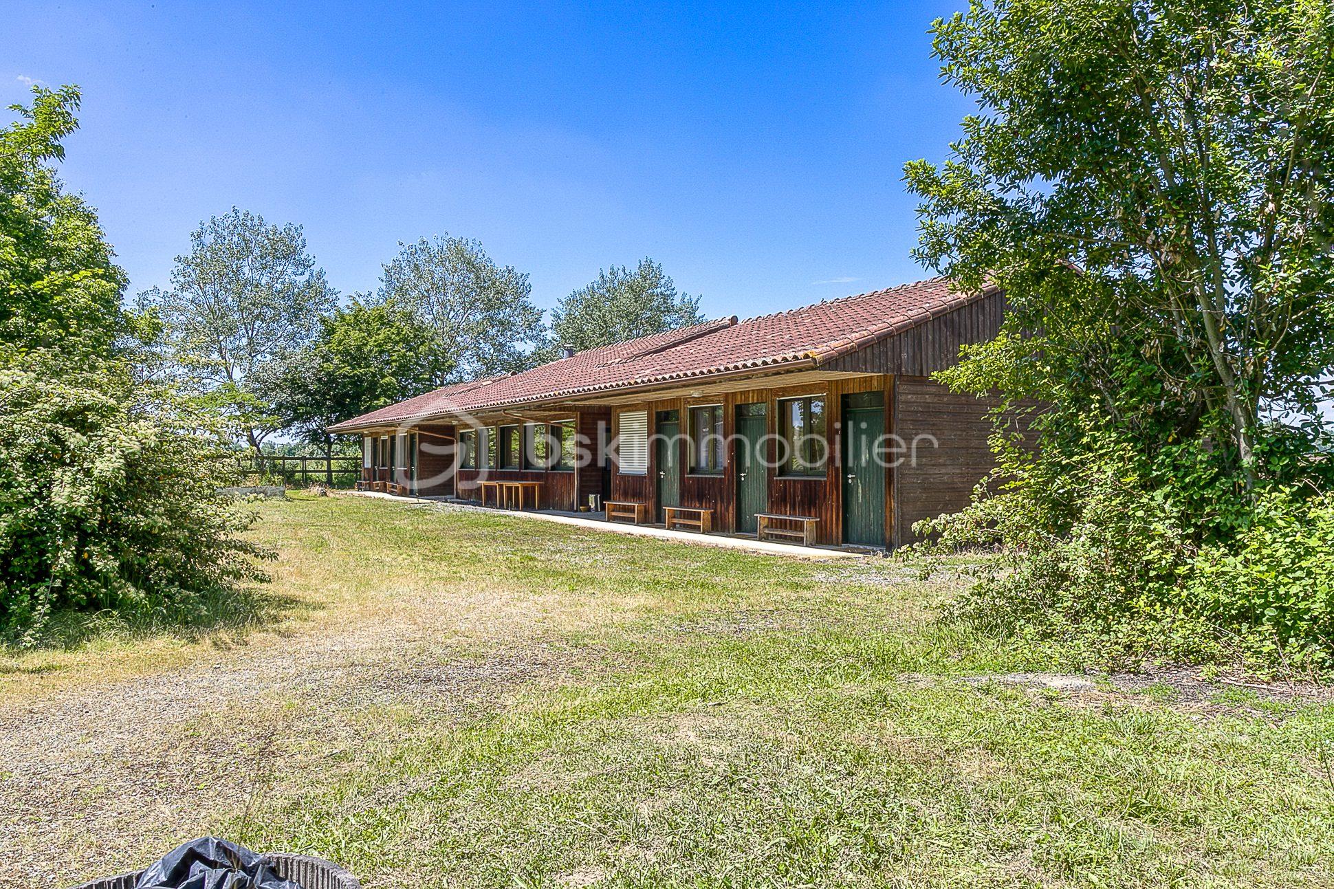 maison-9-pieces-tarbes-65000-1775726905-VM4273_82_original.jpg