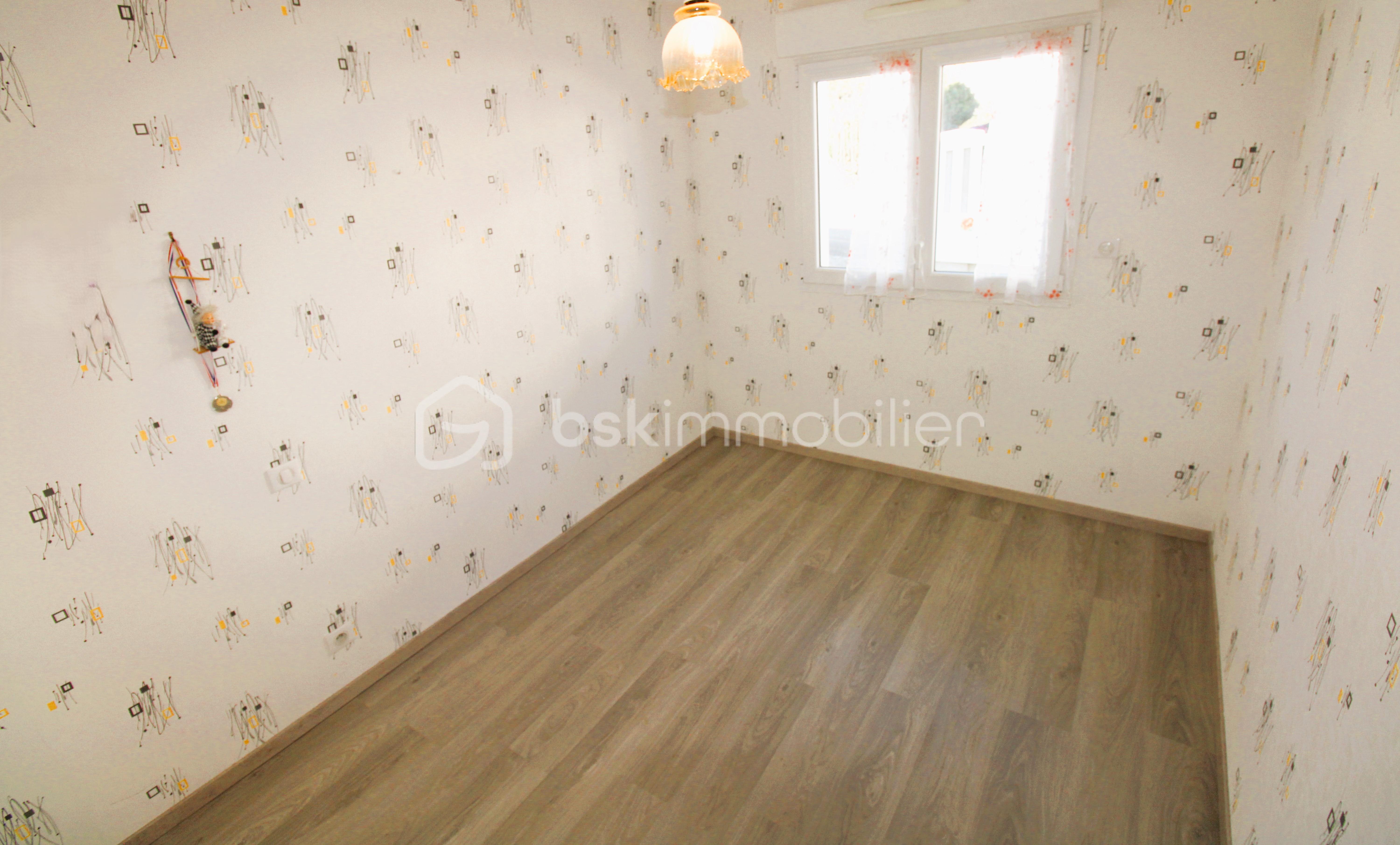 Maison de 100 m² - CHAMBRE 1 V1.JPG