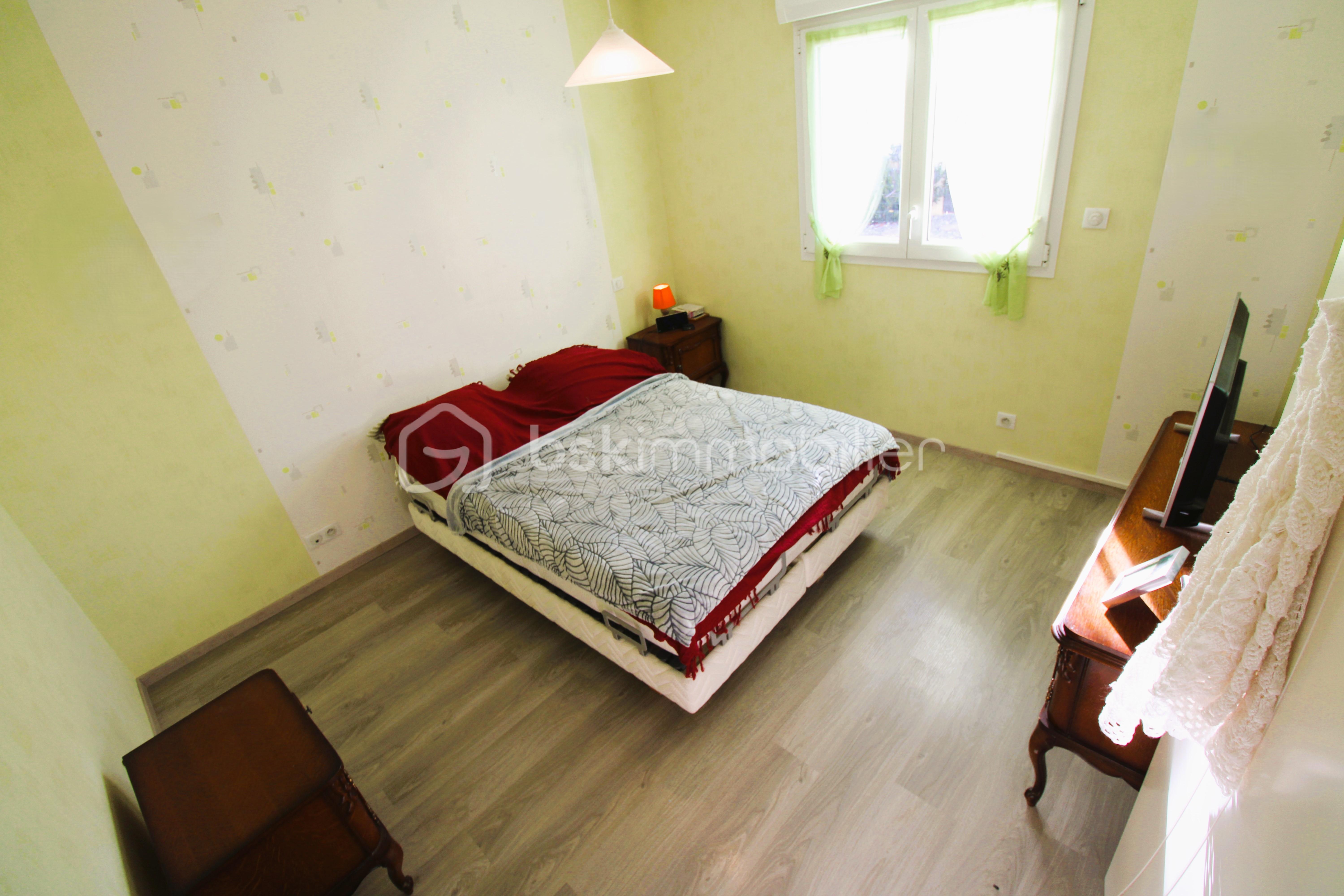 Maison de 100 m² - CHAMBRE 2 V1.JPG