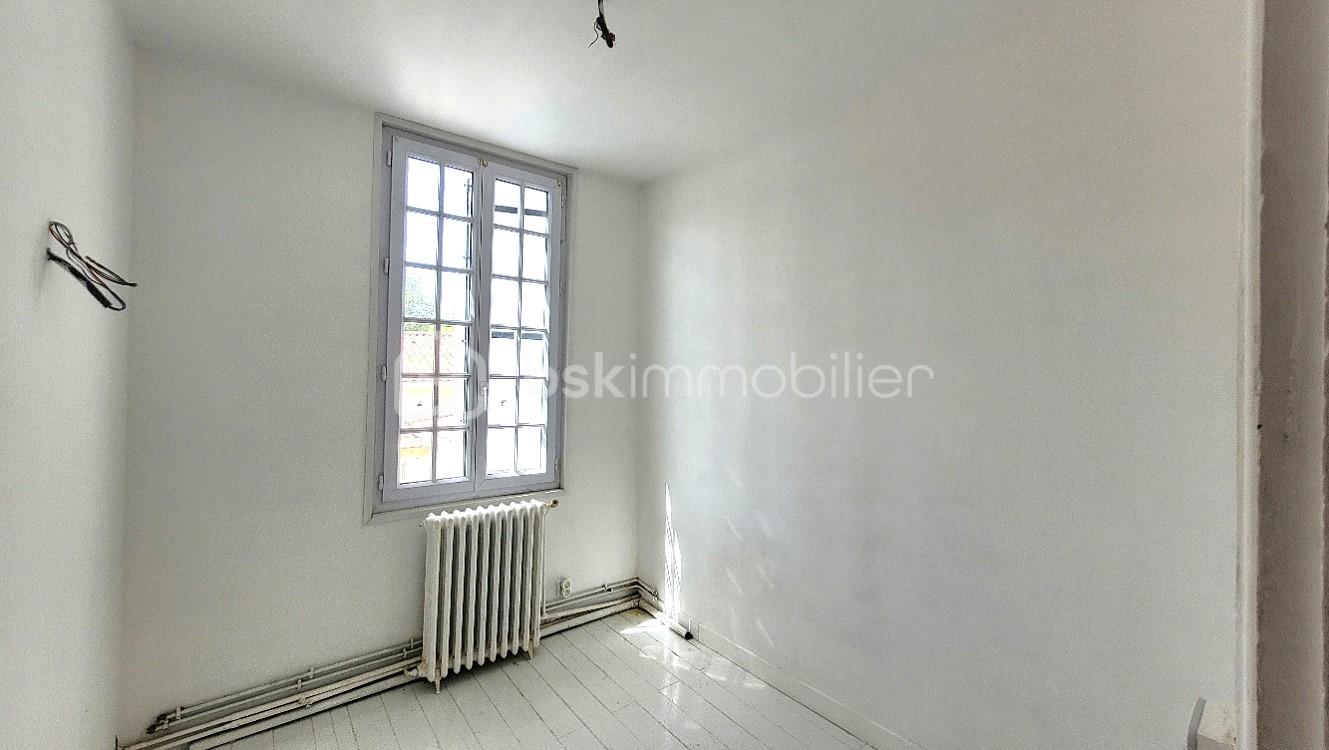 BUREAU.jpg