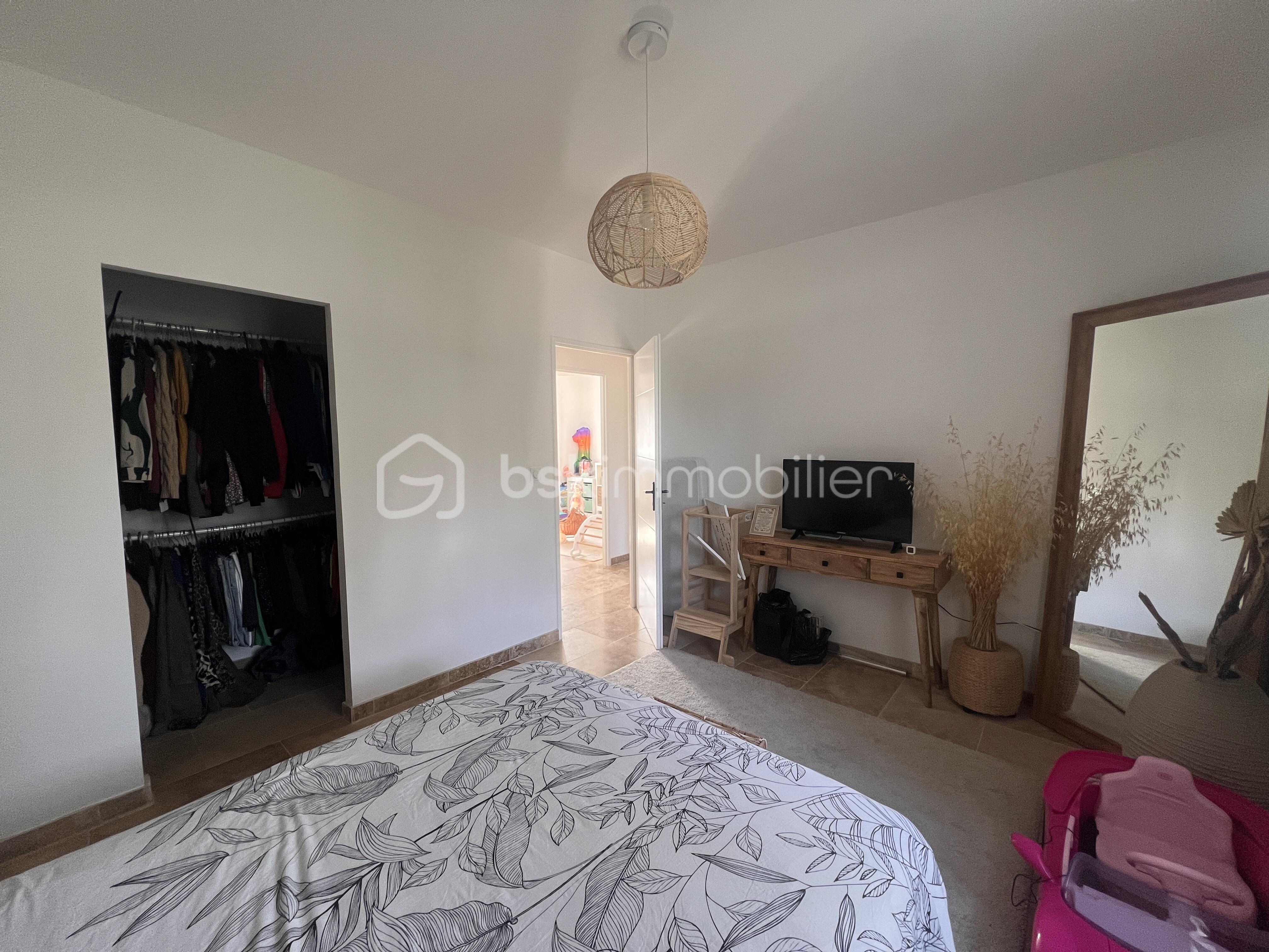 chambre 1 dressing.JPG