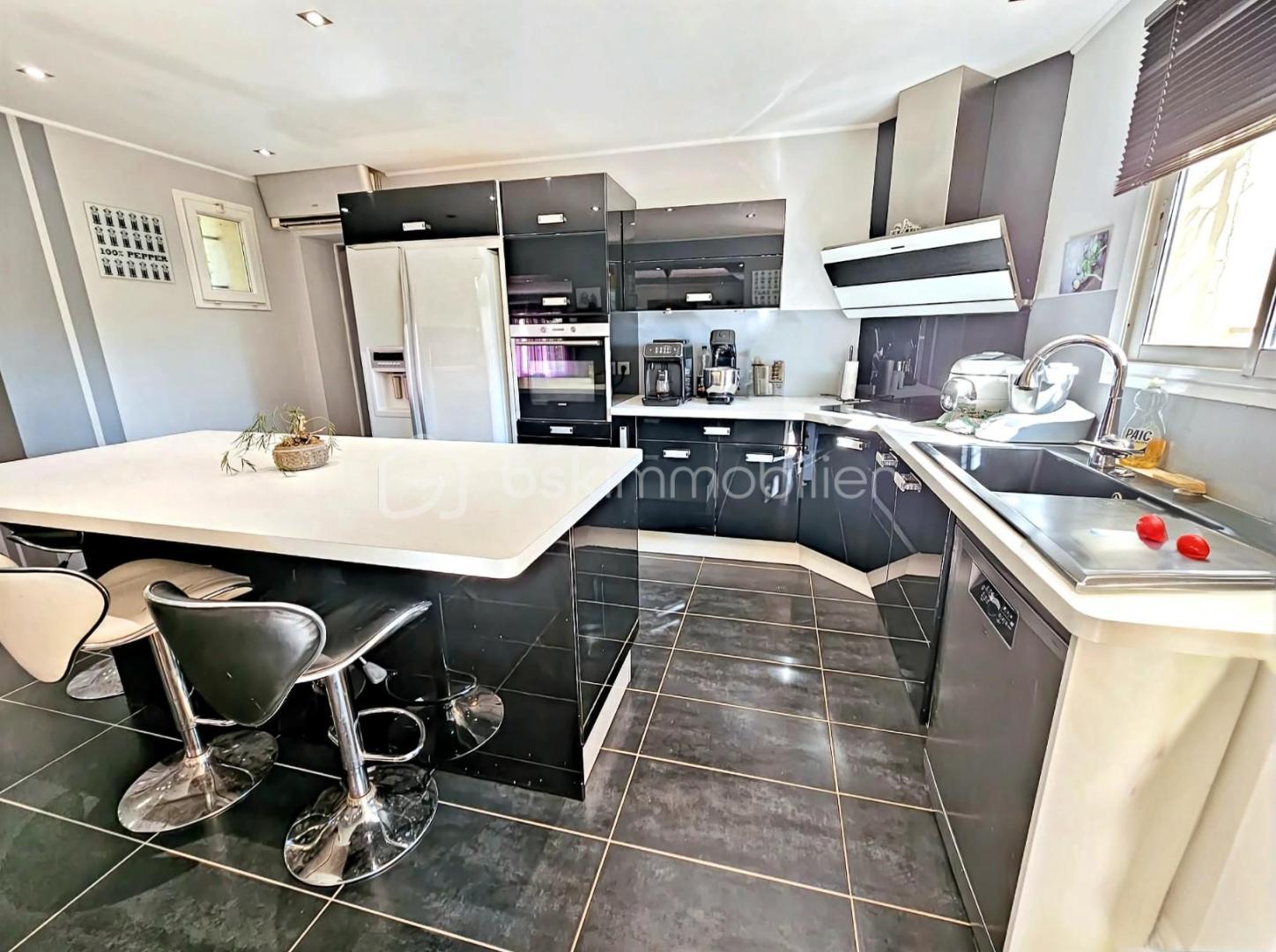 Maison de 150 m² - b6319e25ee7f512-1.jpg