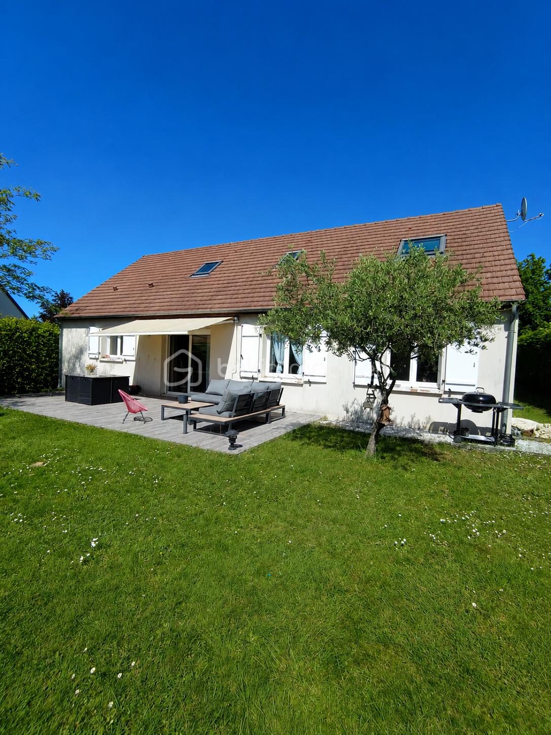 Maison 7 pièces 120 m² · à Monnaie · 120 m² · 304 900 €