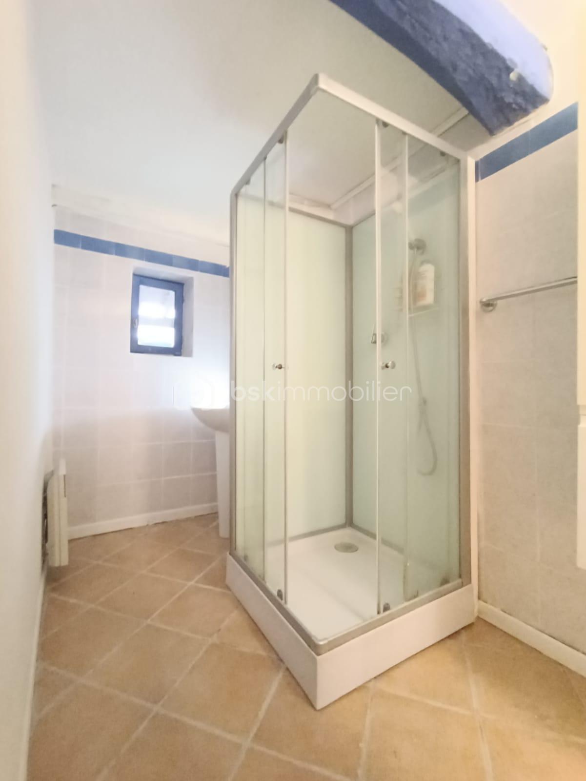 Maison de 133,10 m² - salle d'eau.jpeg