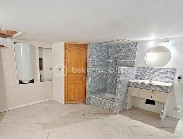 Maison de 133,10 m² - salle d eau.jpg